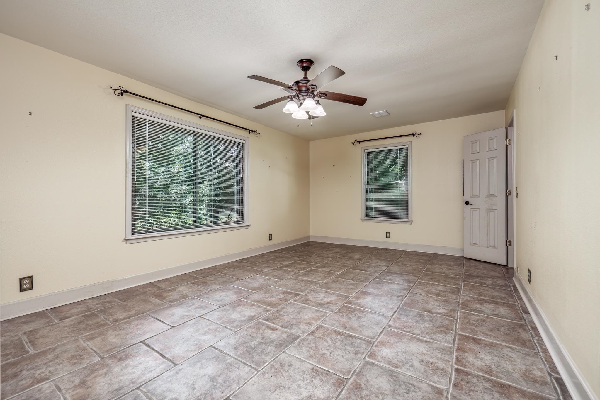 979  Hayden Heights  Mountain View, AR