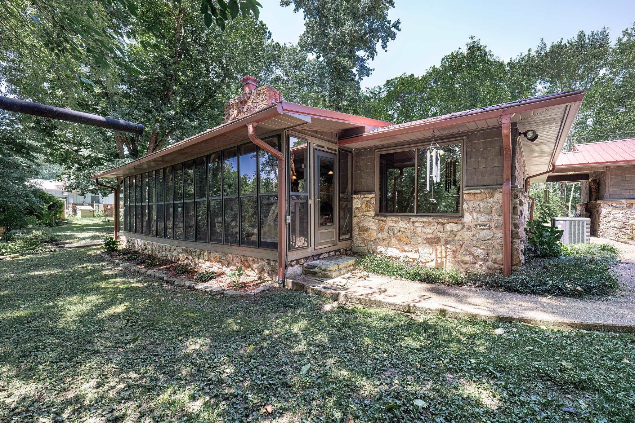 979  Hayden Heights  Mountain View, AR