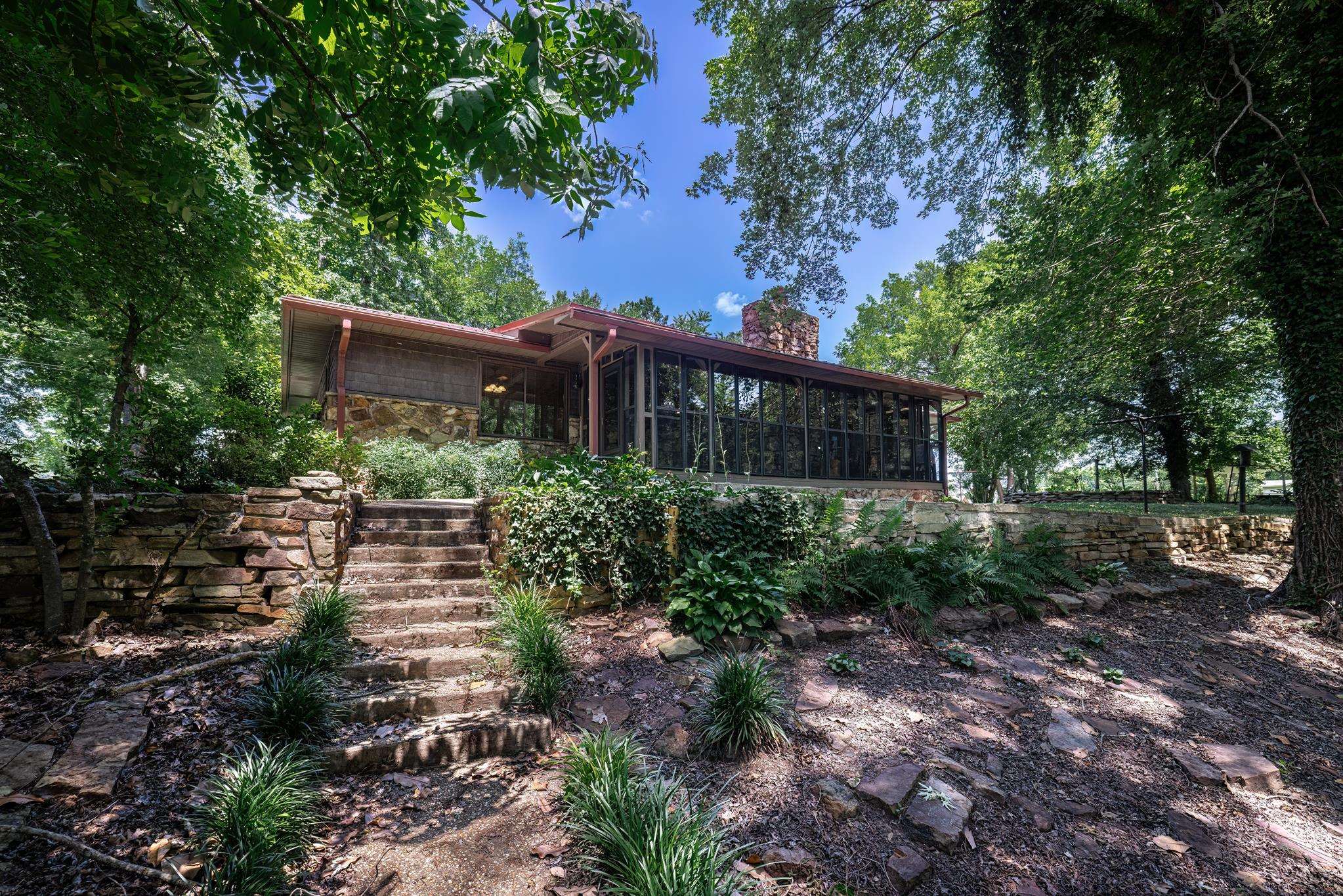 979  Hayden Heights  Mountain View, AR