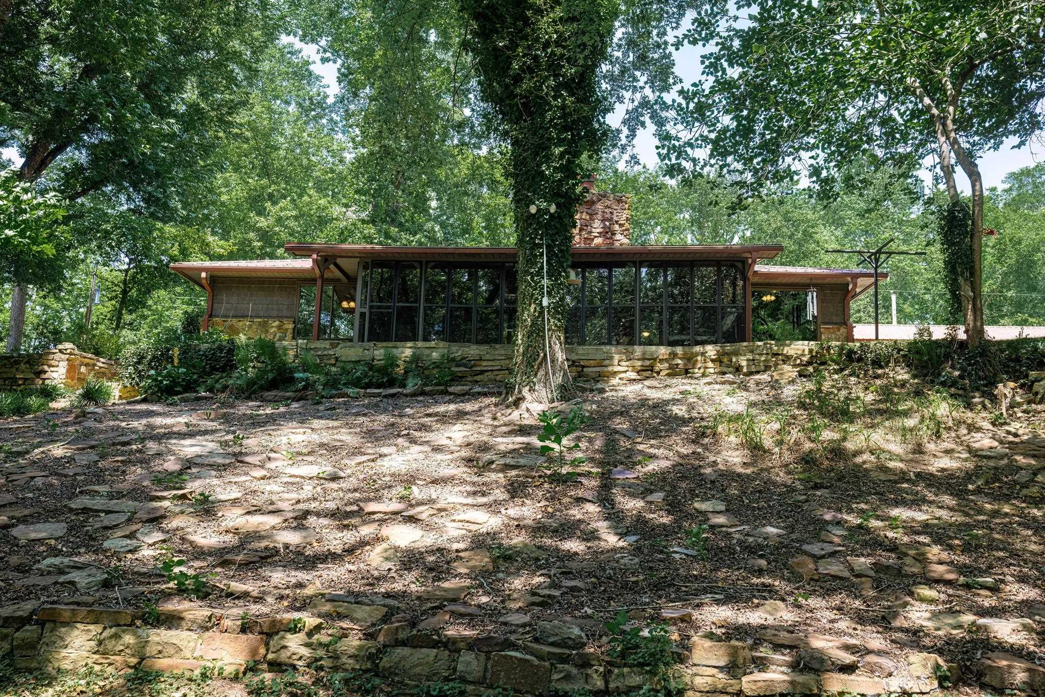 979  Hayden Heights  Mountain View, AR