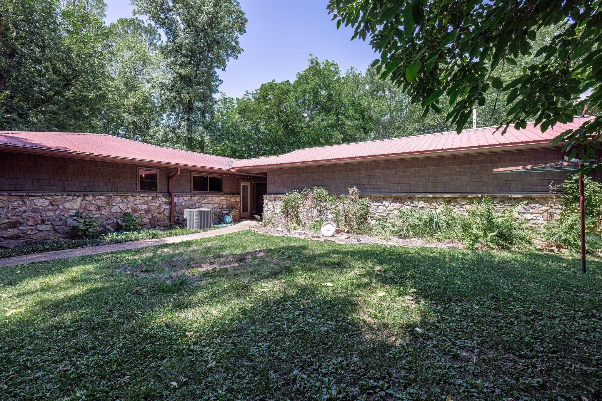 979  Hayden Heights  Mountain View, AR