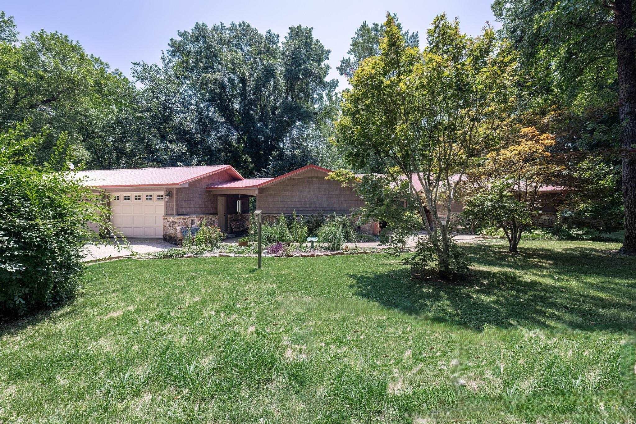 979  Hayden Heights  Mountain View, AR