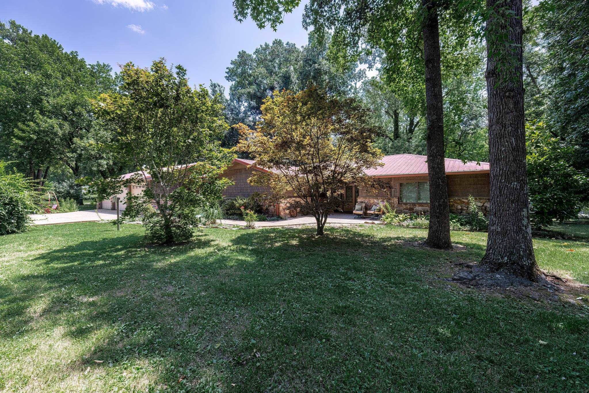 979  Hayden Heights  Mountain View, AR