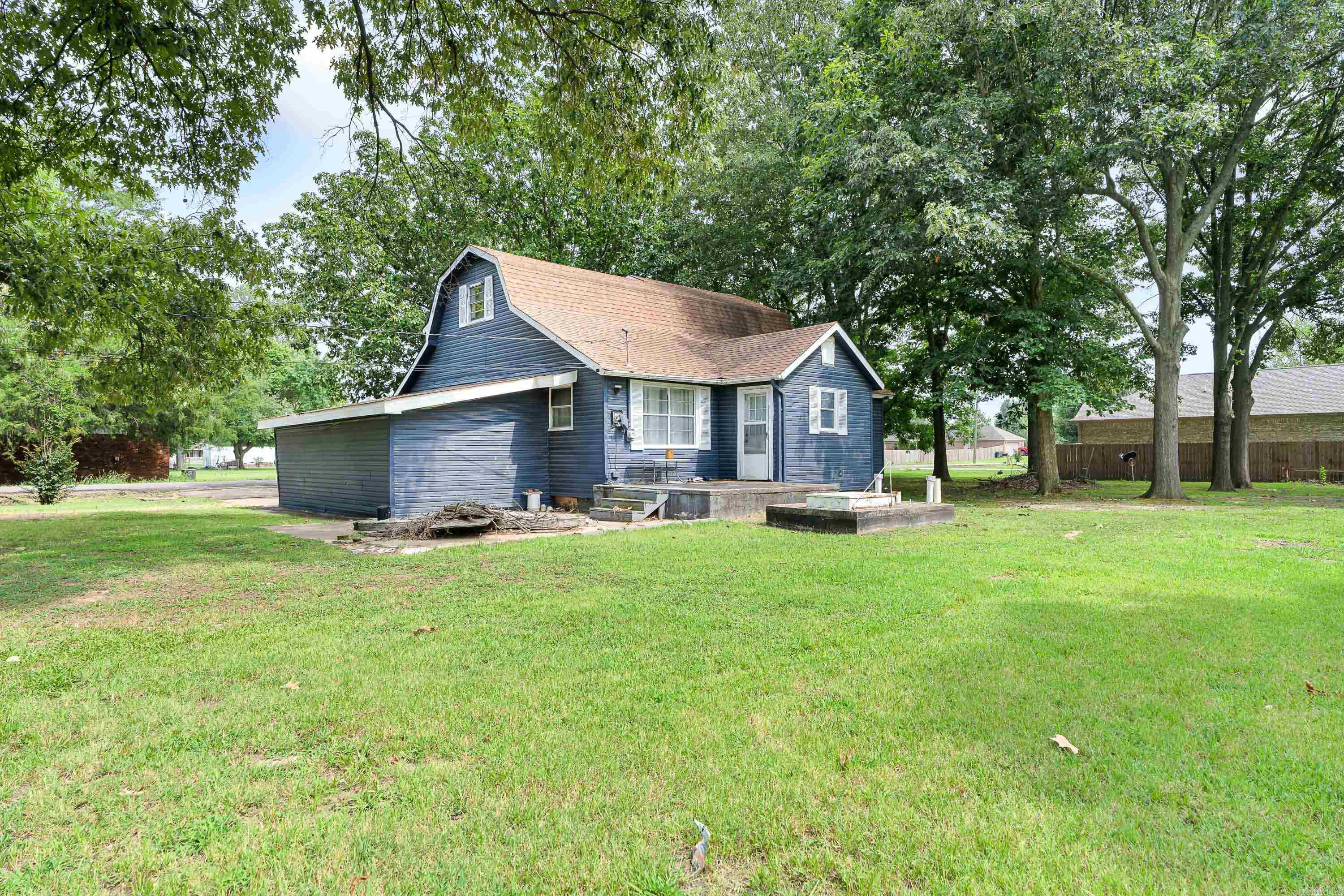 217  Forrest  Bay, AR