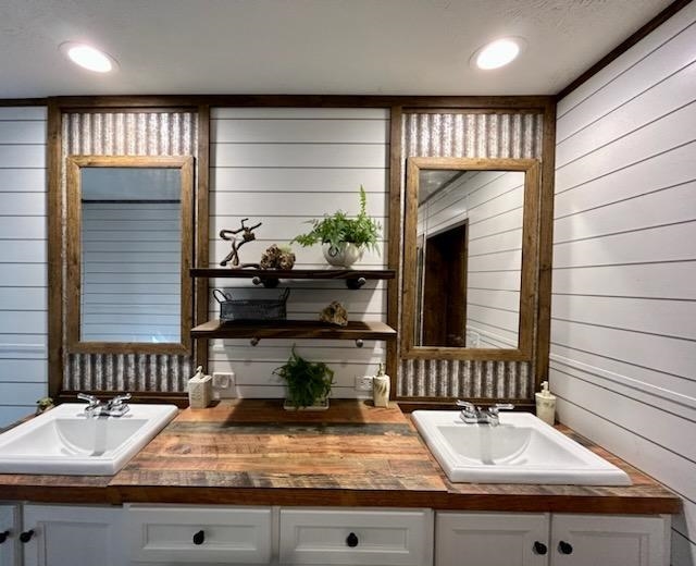 21119 N Hwy 5  Mountain View, AR