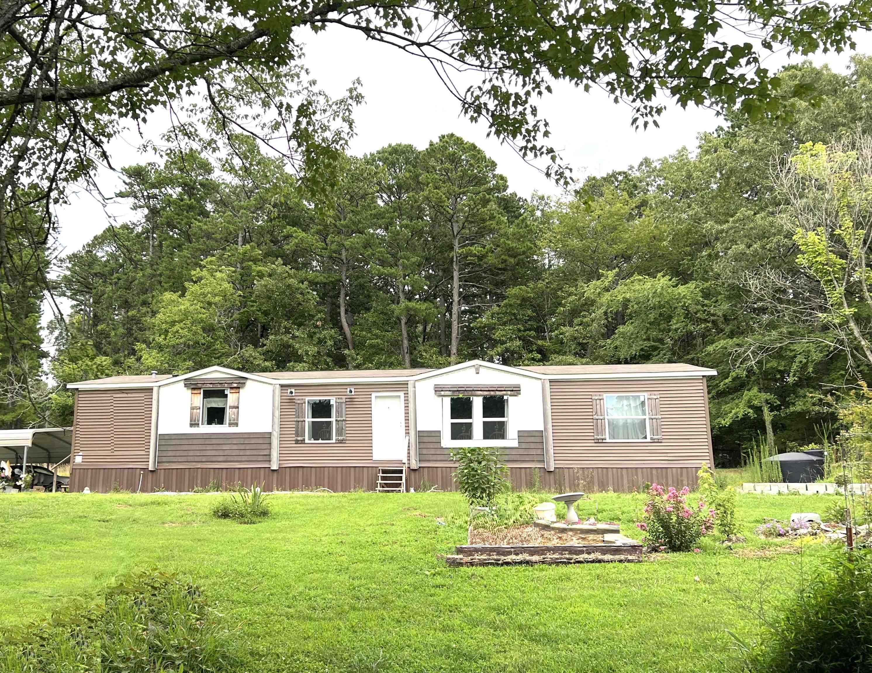 21119 N Hwy 5  Mountain View, AR