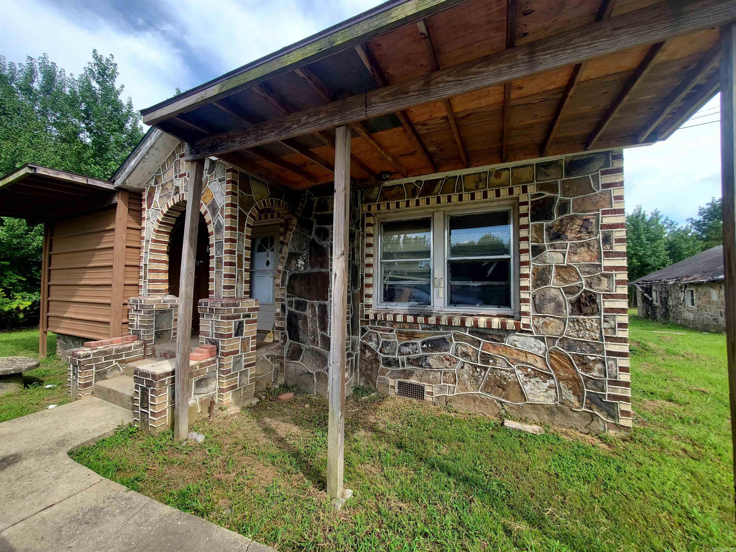 3472  Highway 71 N  Mena, AR