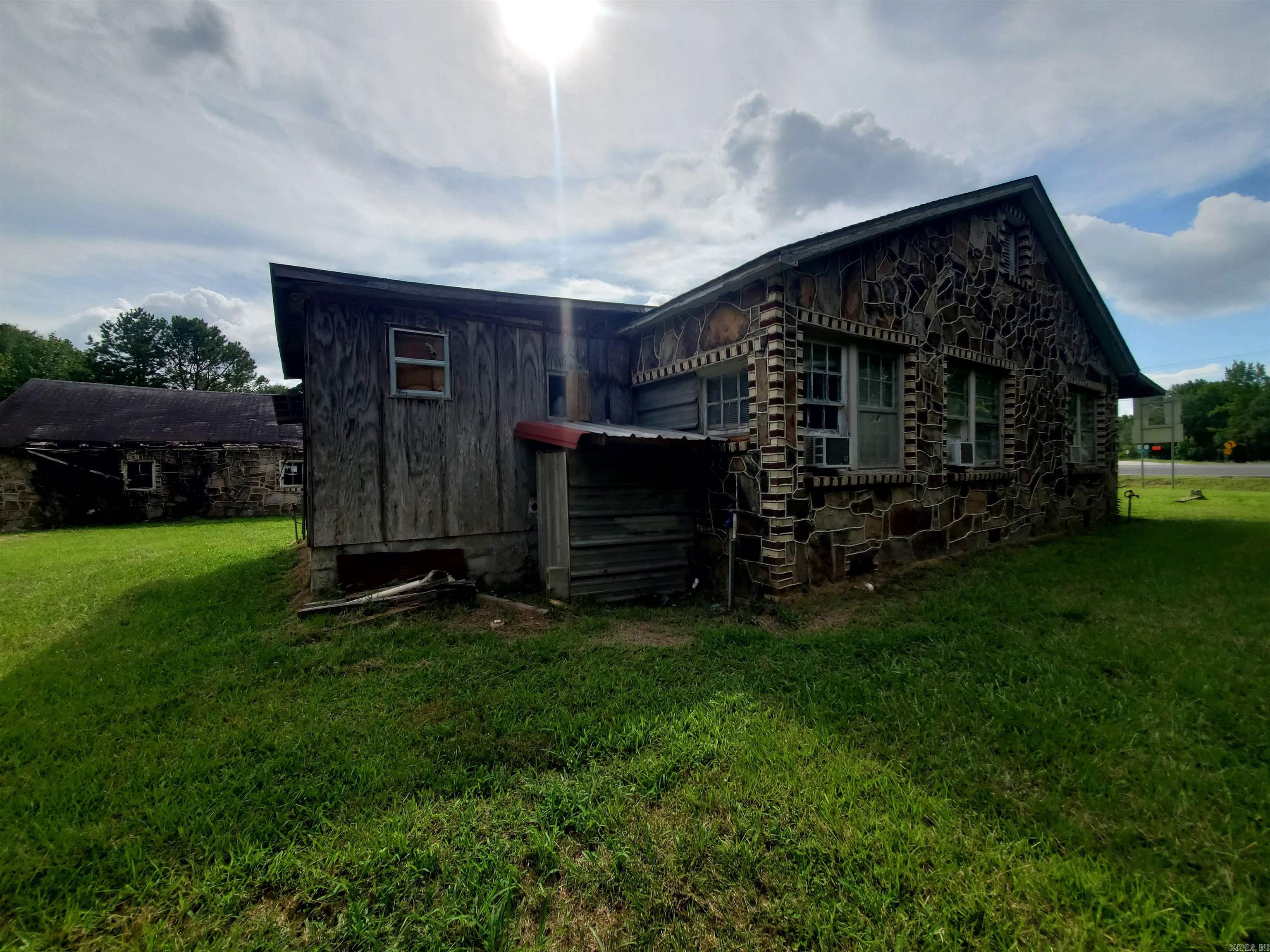 3472  Highway 71 N  Mena, AR