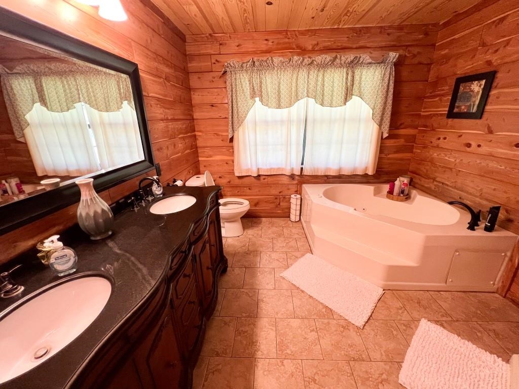 785  Strawberry River Road  Smithville, AR