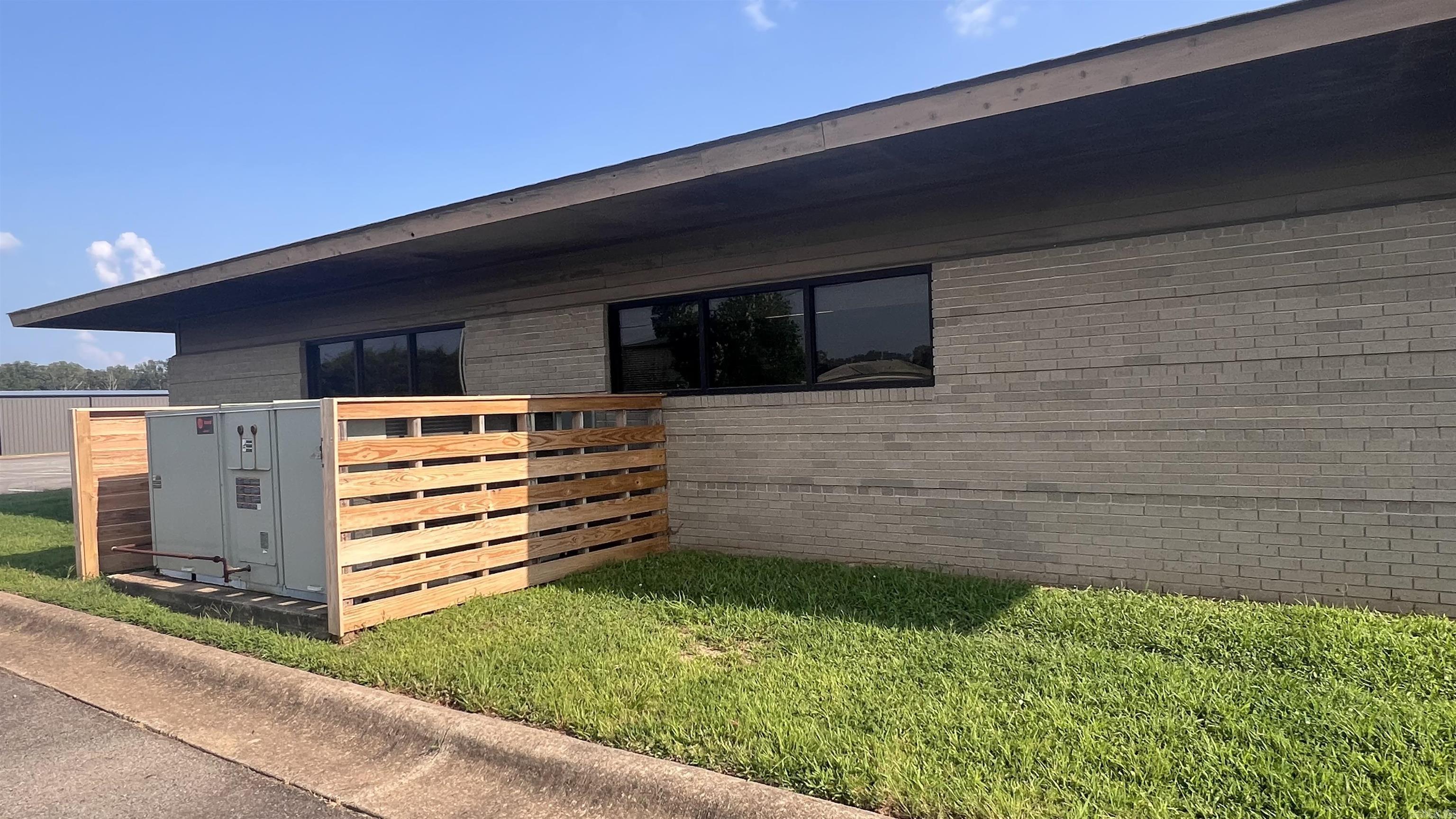 2900 S Main  Searcy, AR