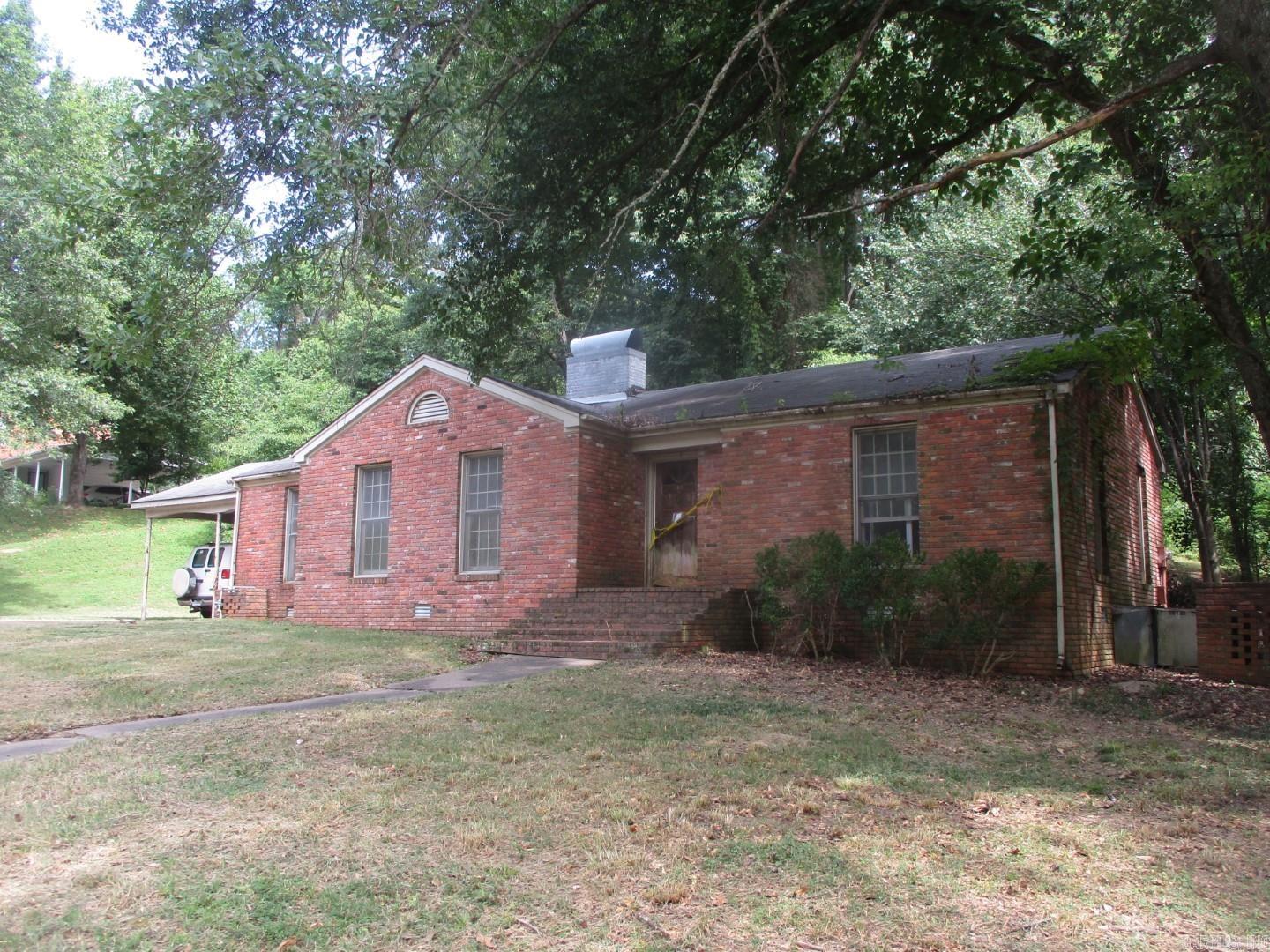 101  Oakridge  Helena, AR