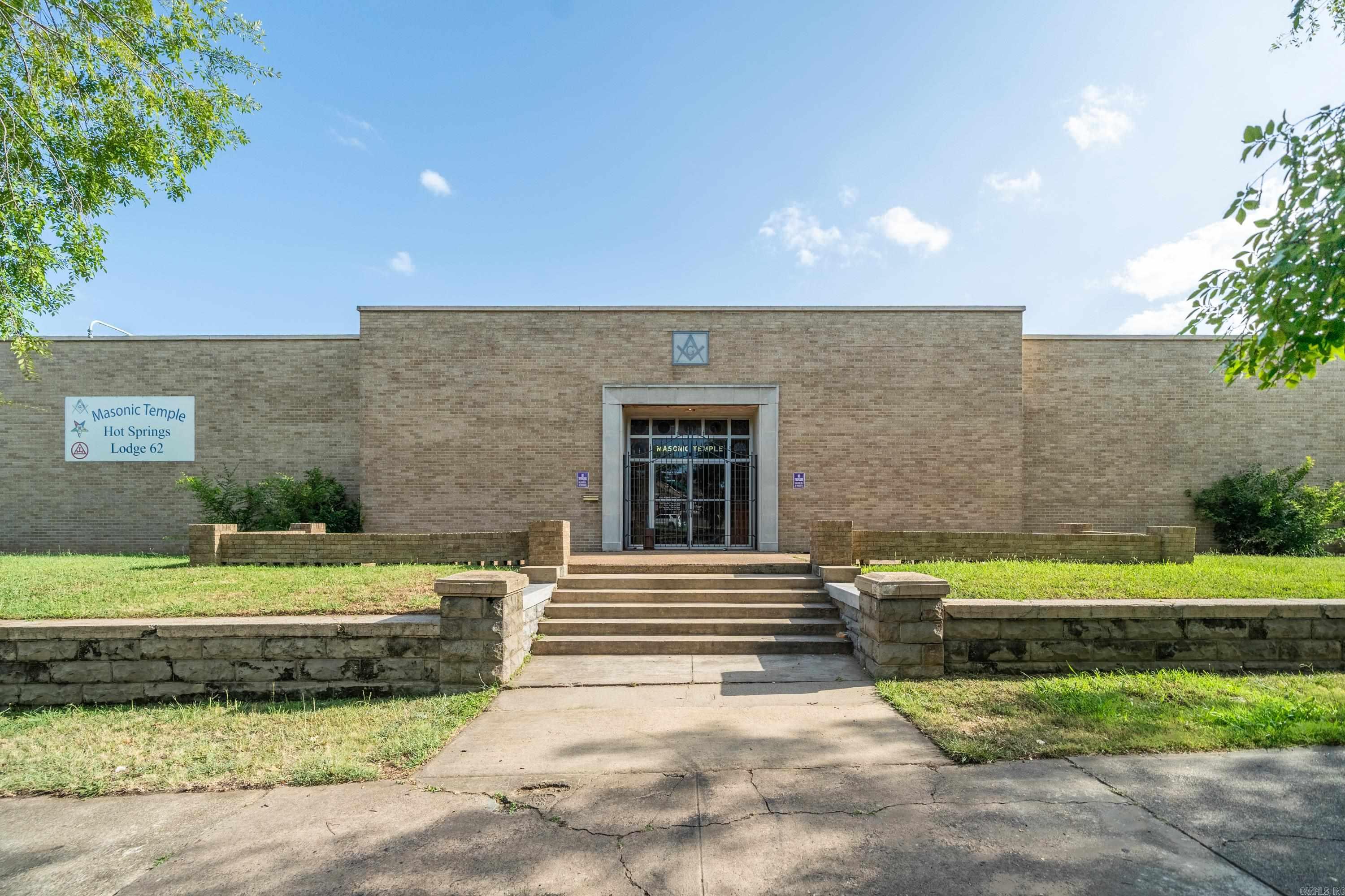 311 W Grand Ave  Hot Springs, AR