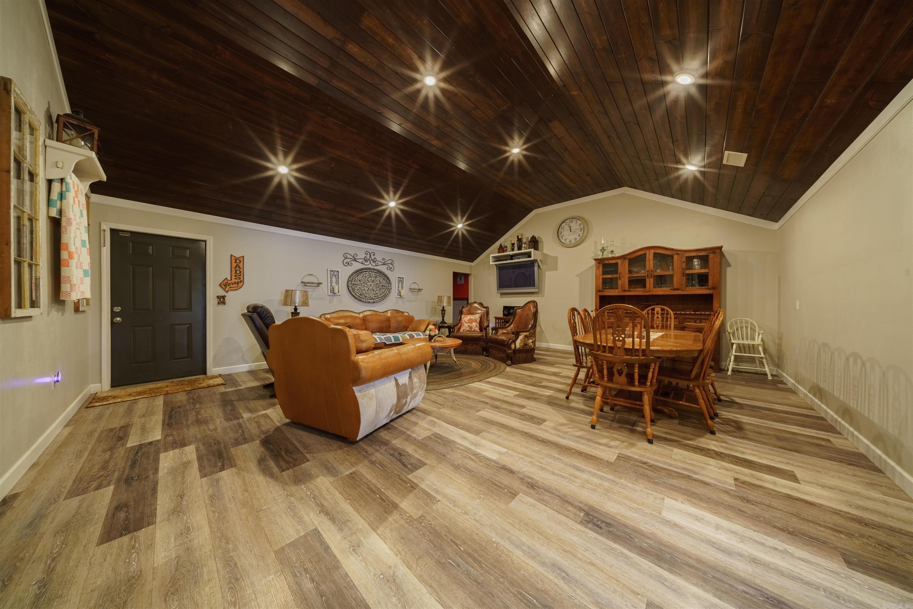 7099  Hwy 9  Mountain View, AR