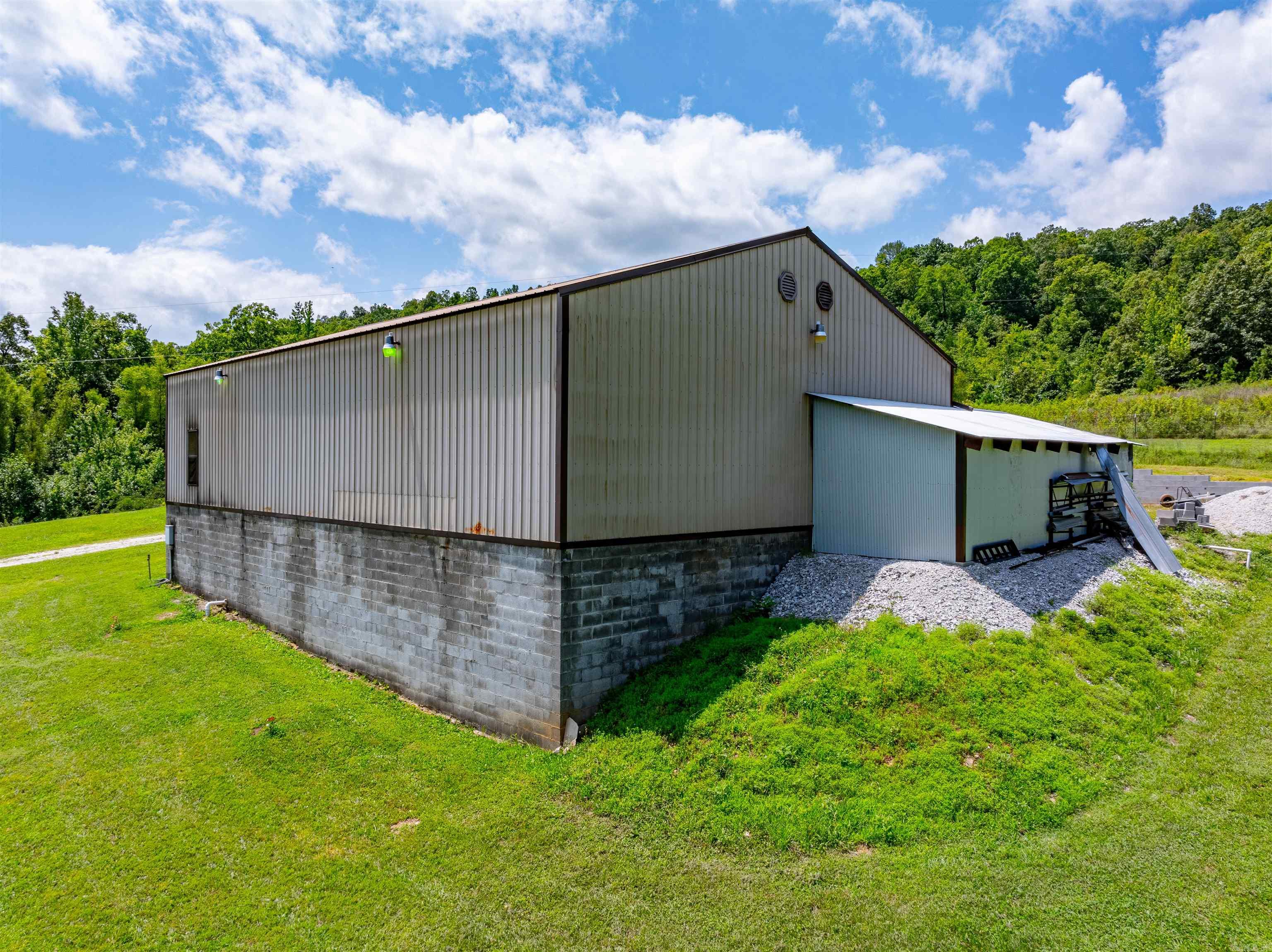 7099  Hwy 9  Mountain View, AR