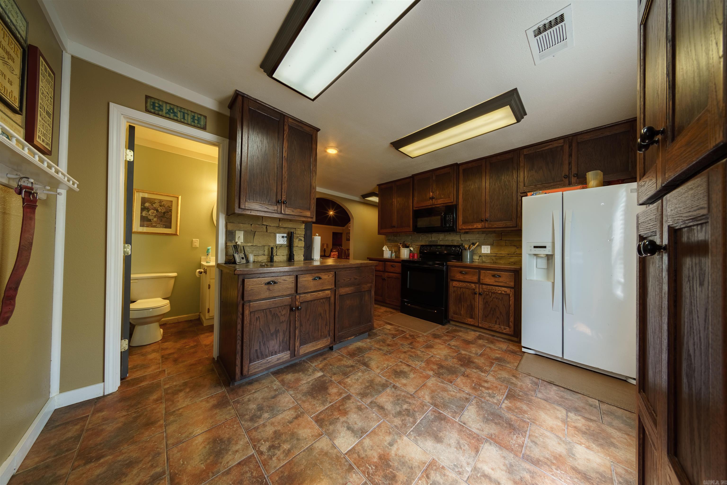 7099  Hwy 9  Mountain View, AR