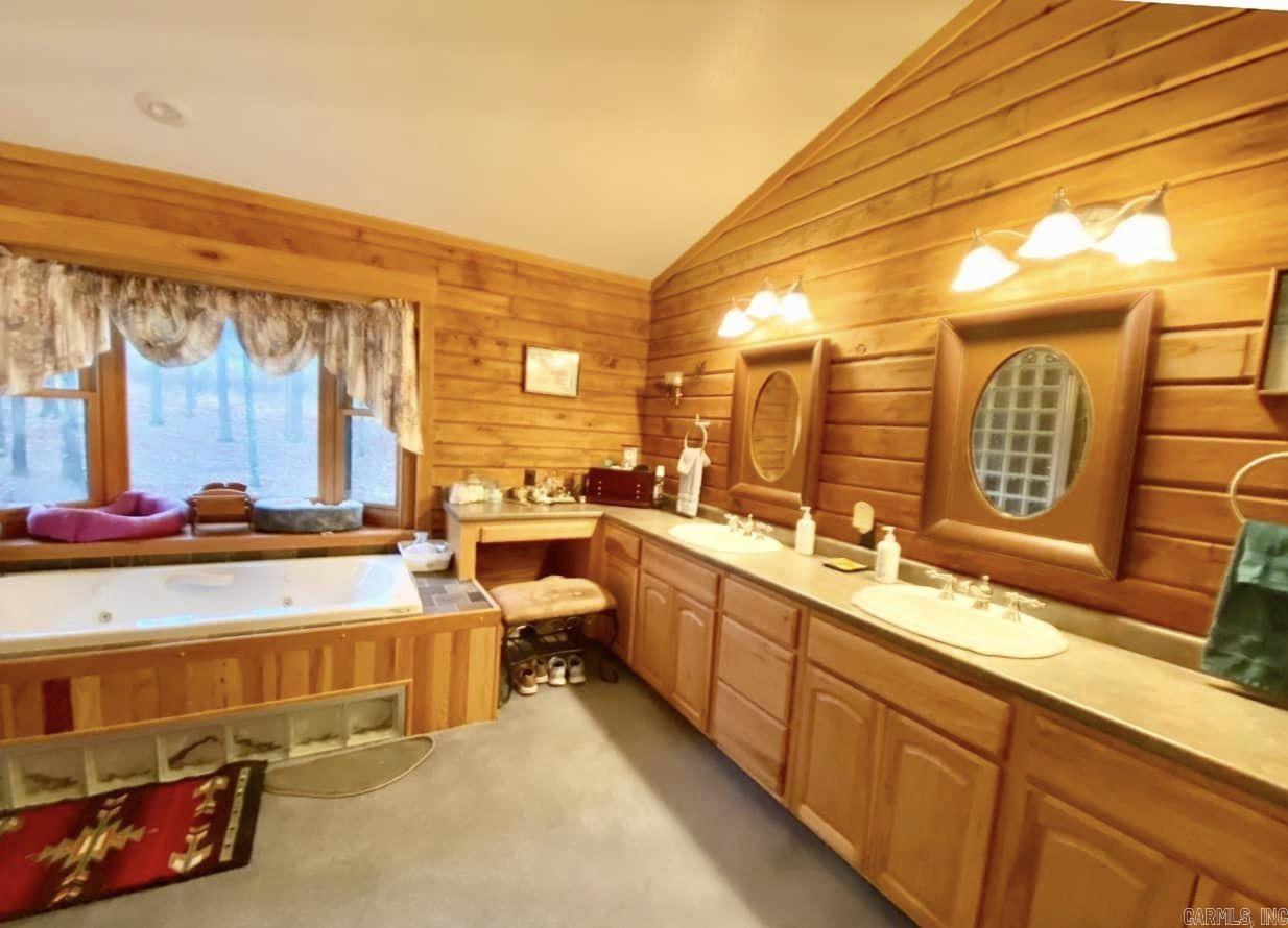 4003  Sunny Fox  Mountain View, AR