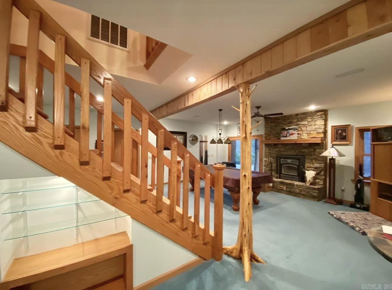 4003  Sunny Fox  Mountain View, AR