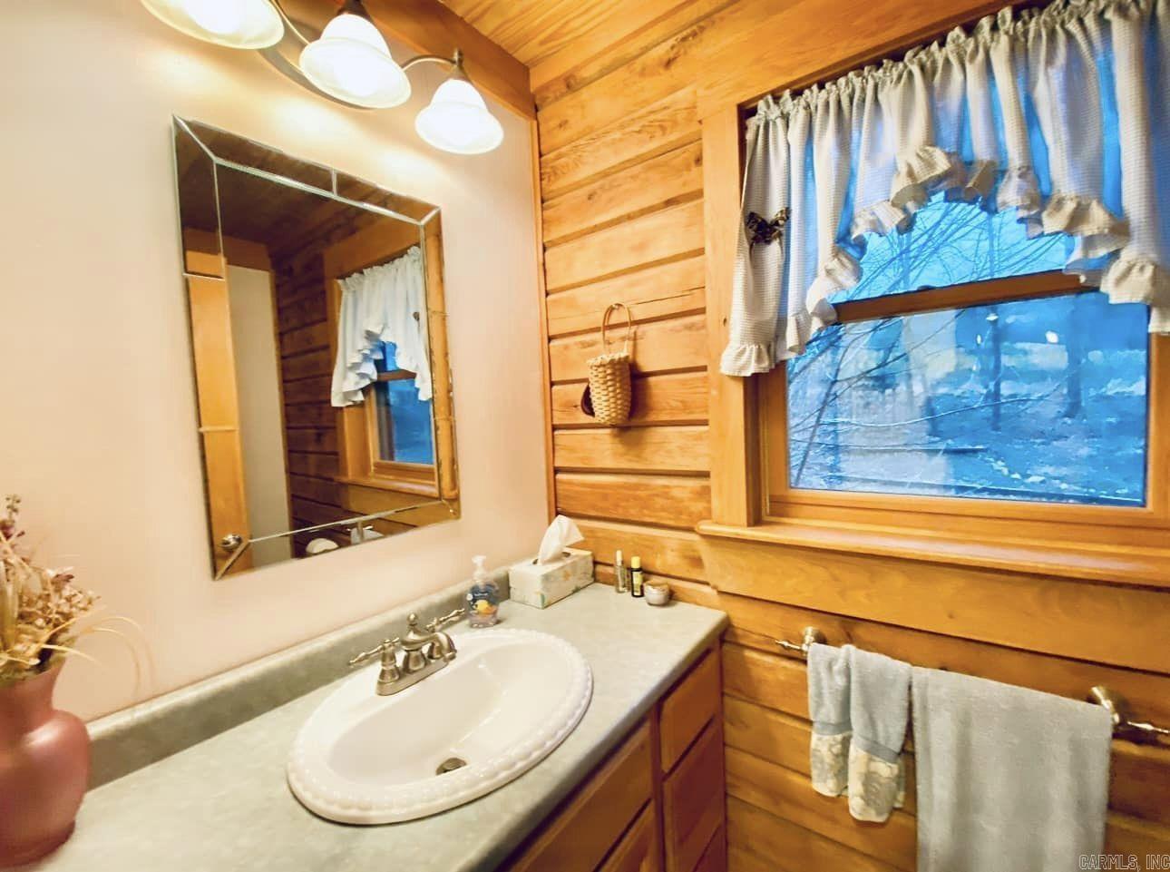 4003  Sunny Fox  Mountain View, AR