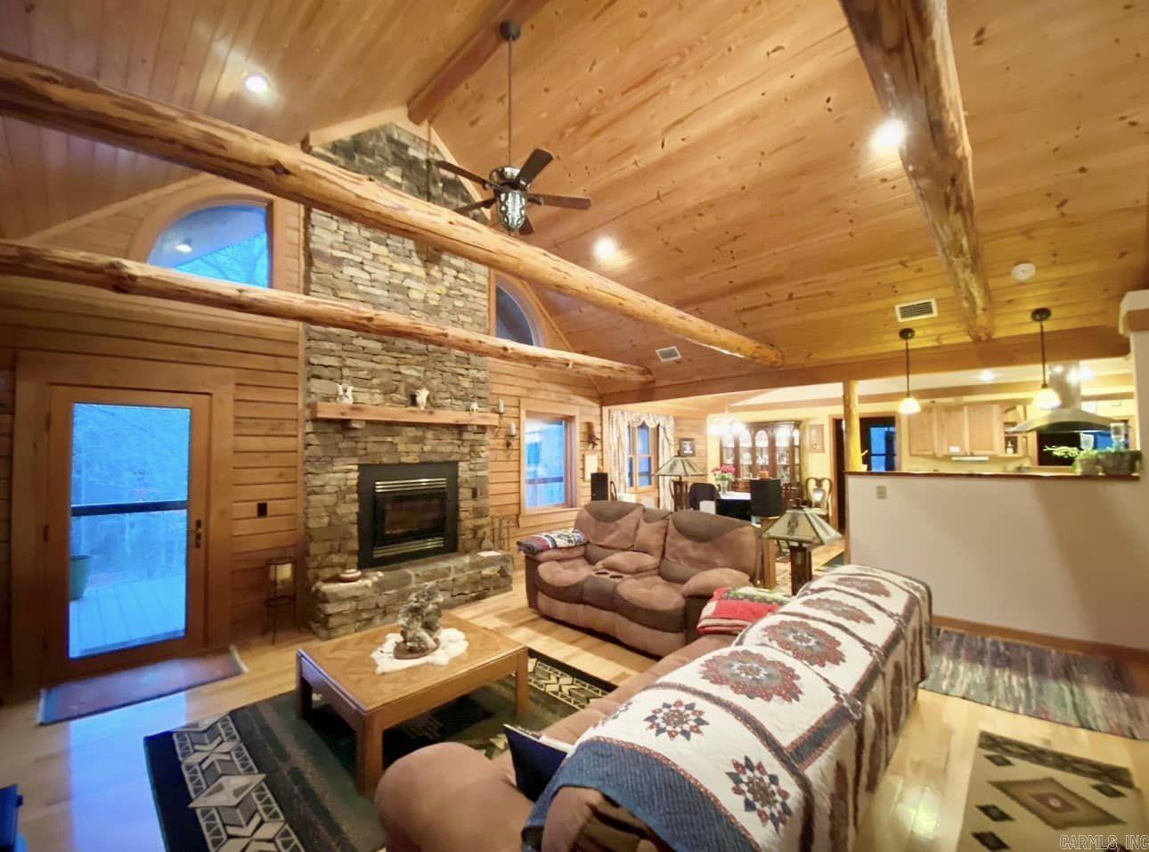 4003  Sunny Fox  Mountain View, AR