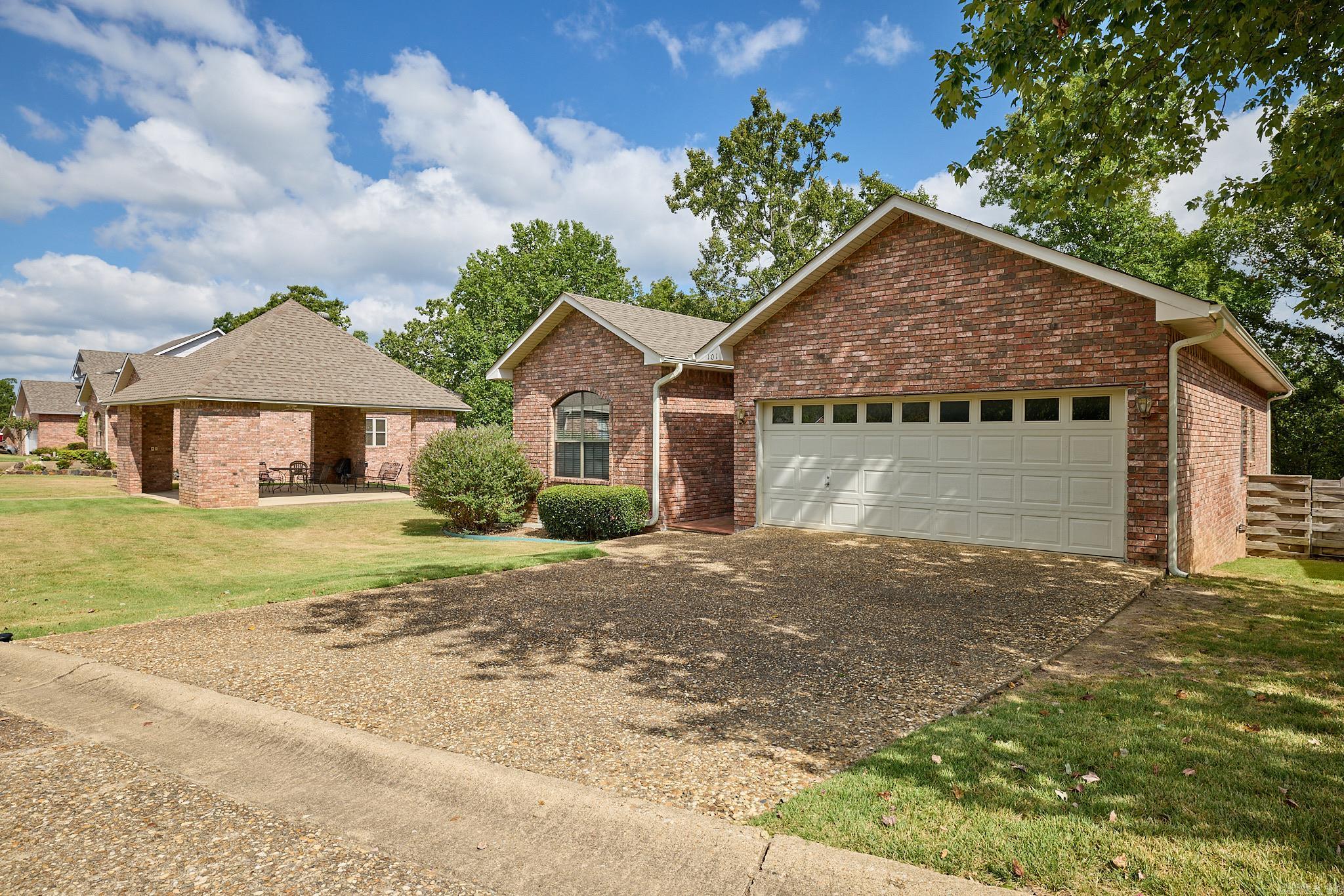 101  Creekview  Hot Springs, AR