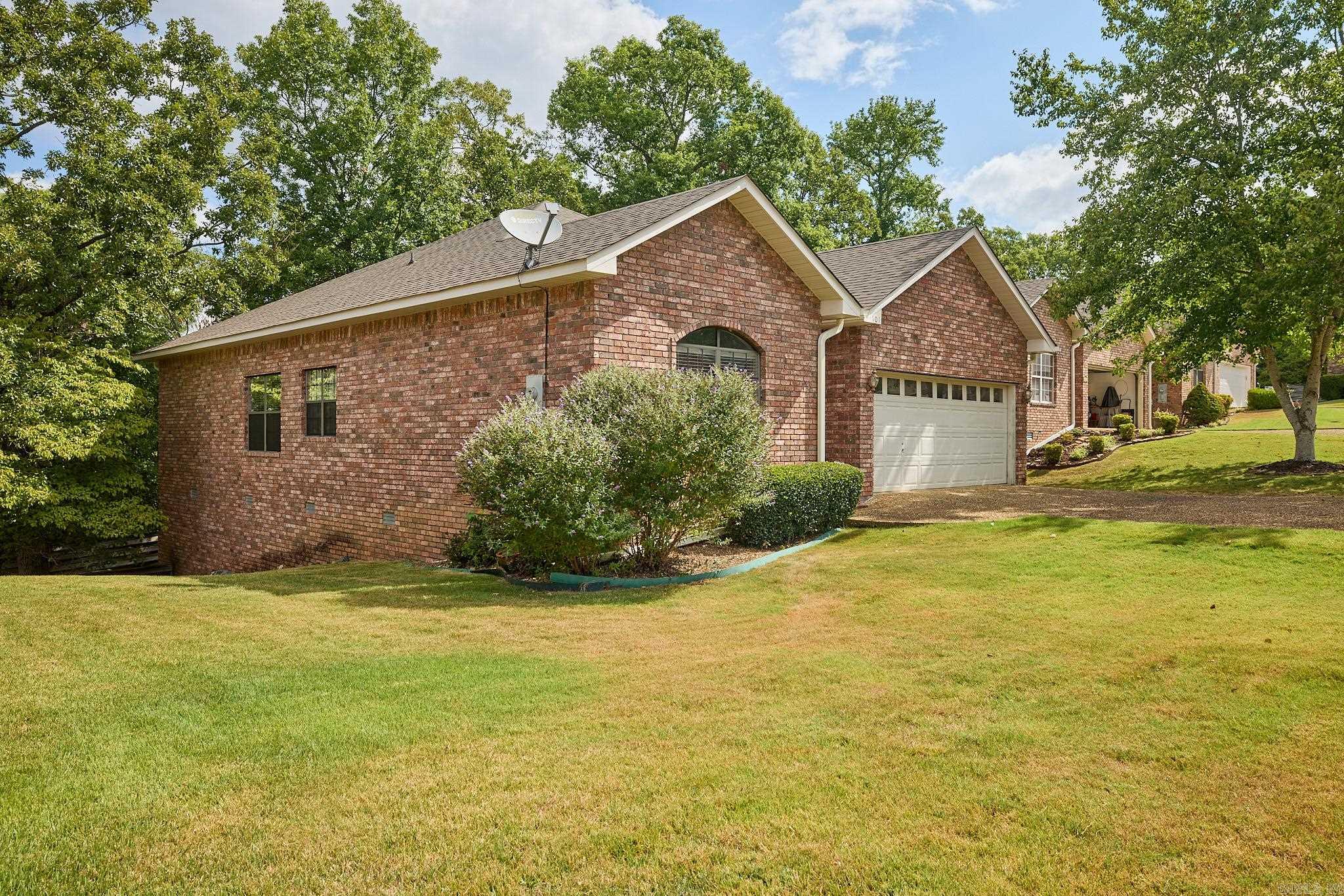 101  Creekview  Hot Springs, AR