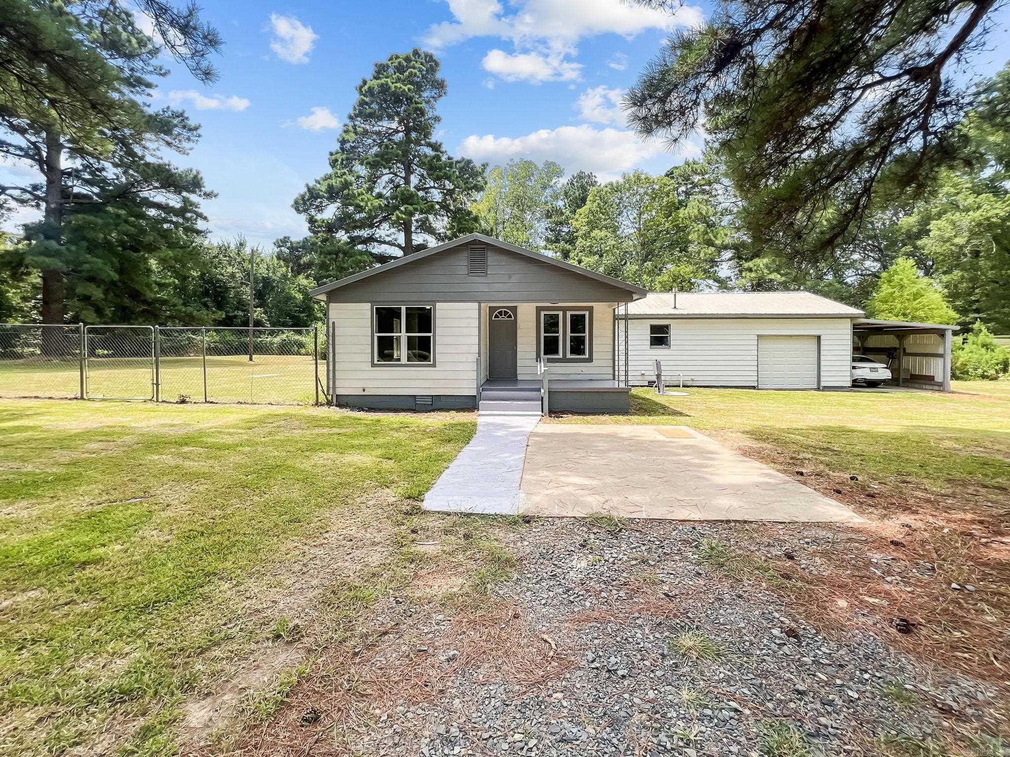 541 S 2nd St  Foreman, AR