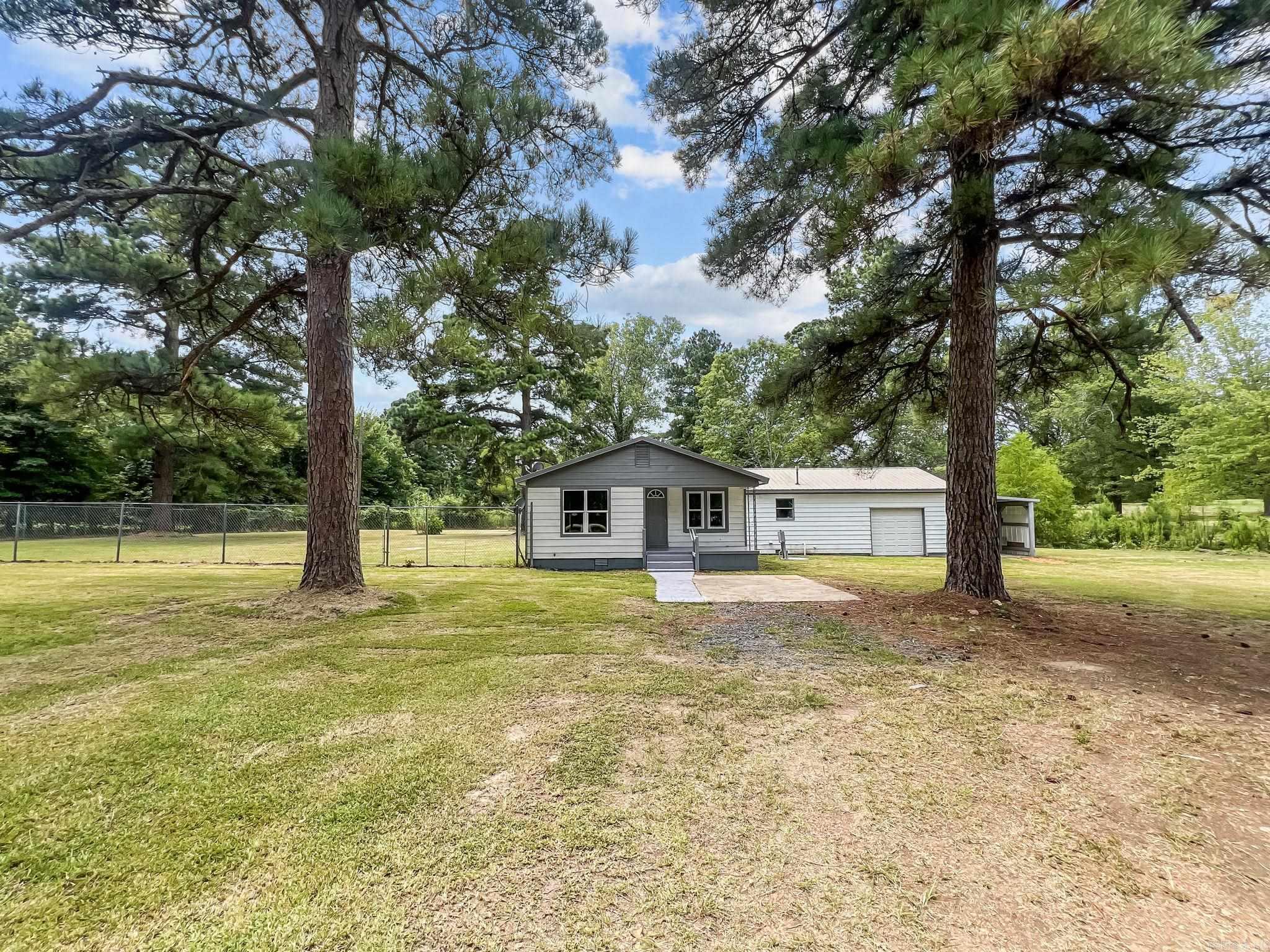 541 S 2nd St  Foreman, AR