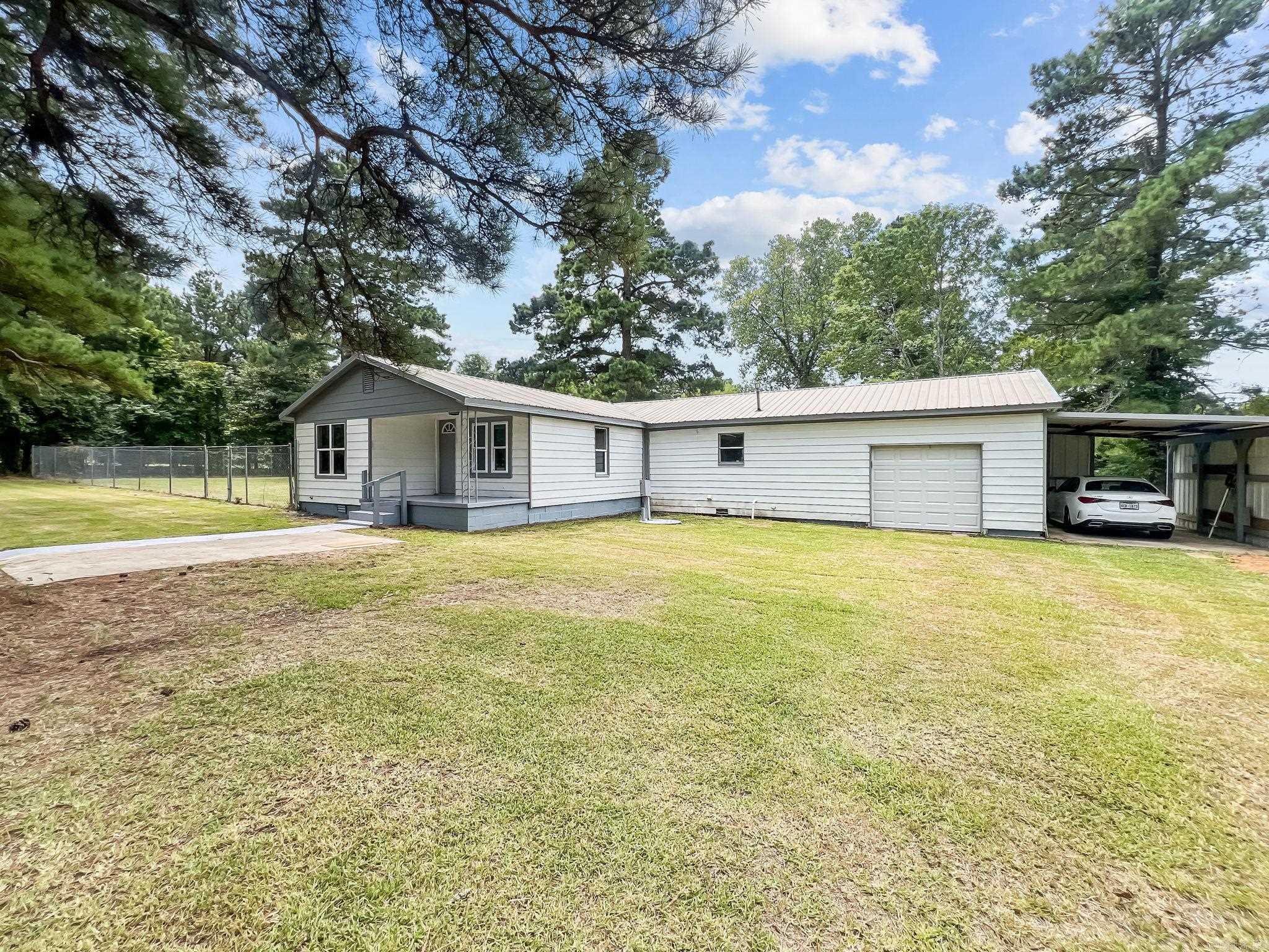 541 S 2nd St  Foreman, AR