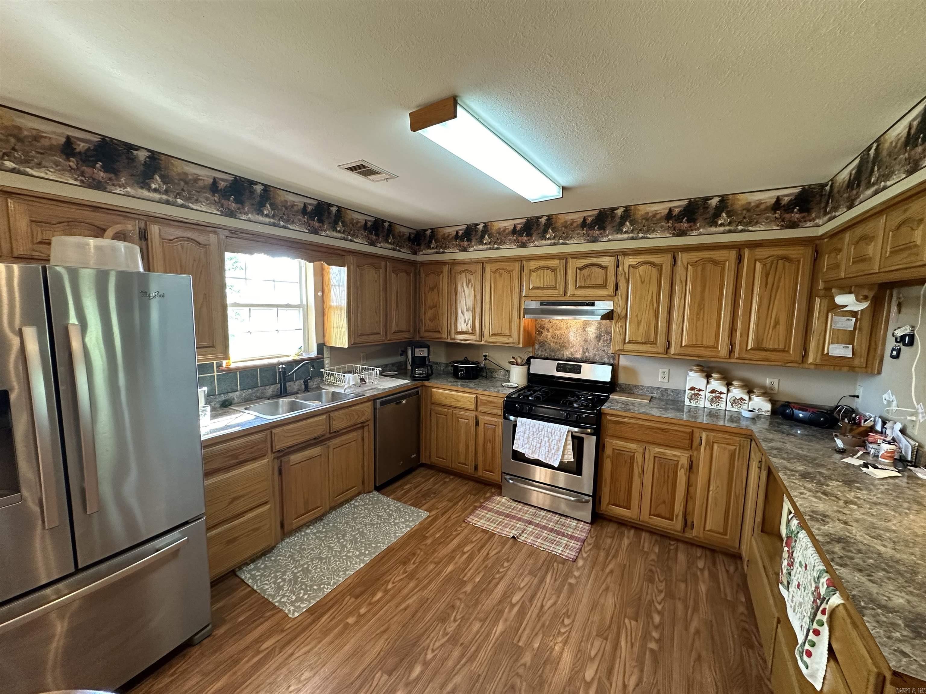 647 N Sixhalf Mile  Paris, AR