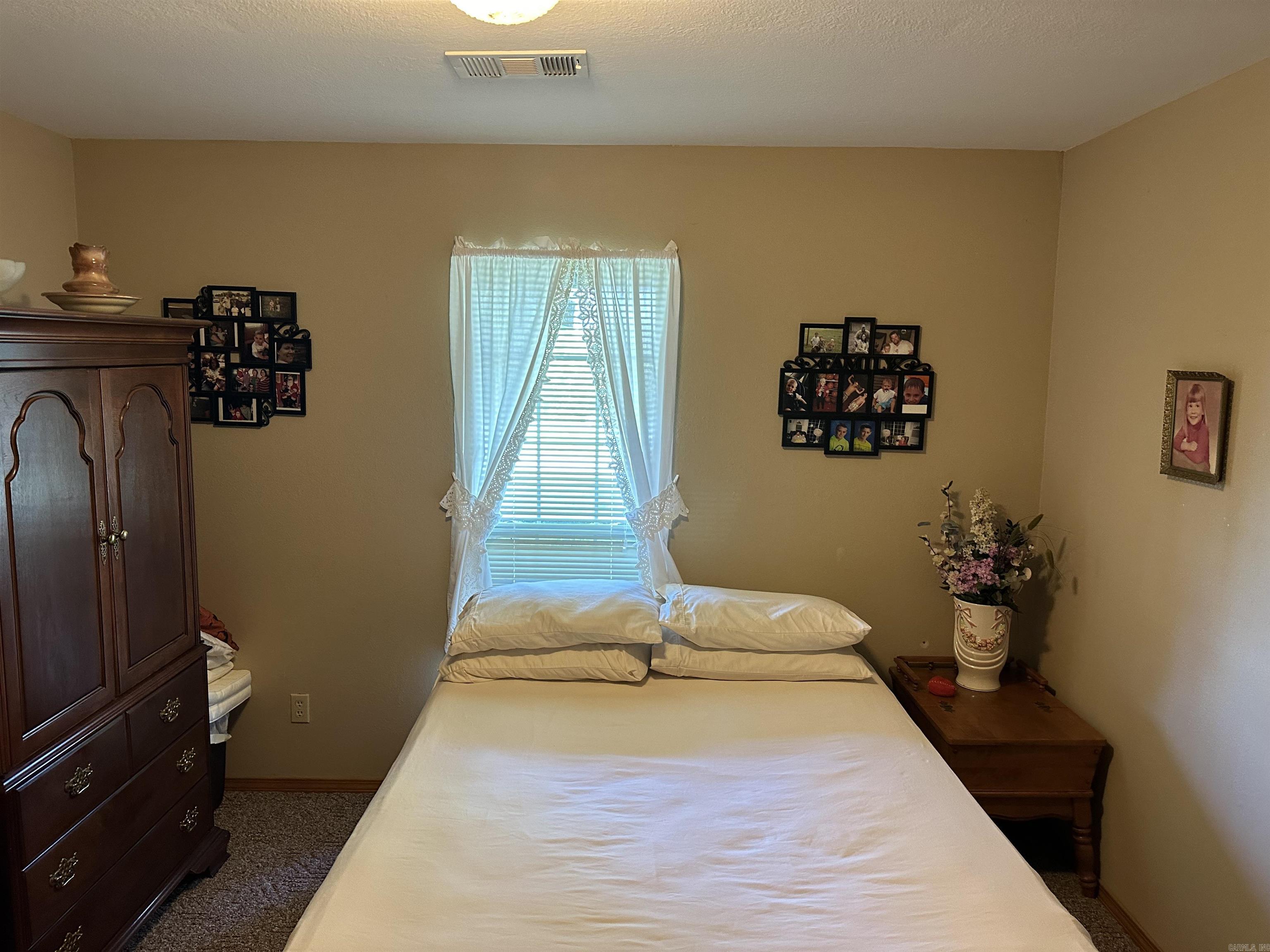 647 N Sixhalf Mile  Paris, AR