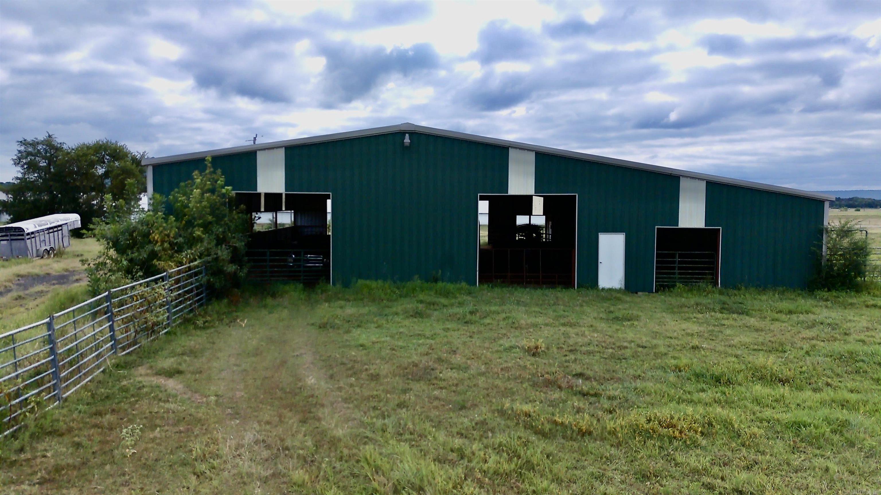 647 N Sixhalf Mile  Paris, AR