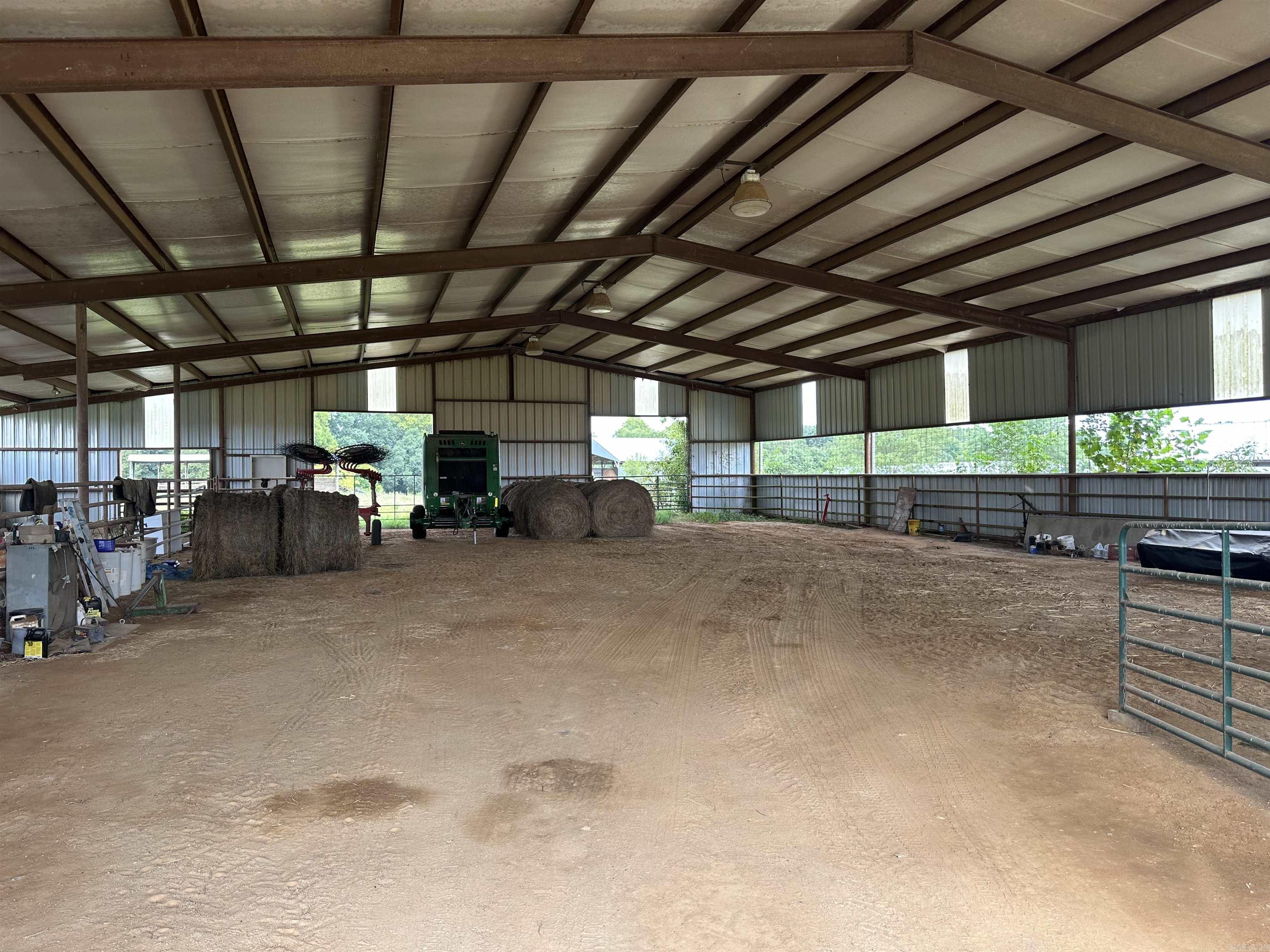647 N Sixhalf Mile  Paris, AR