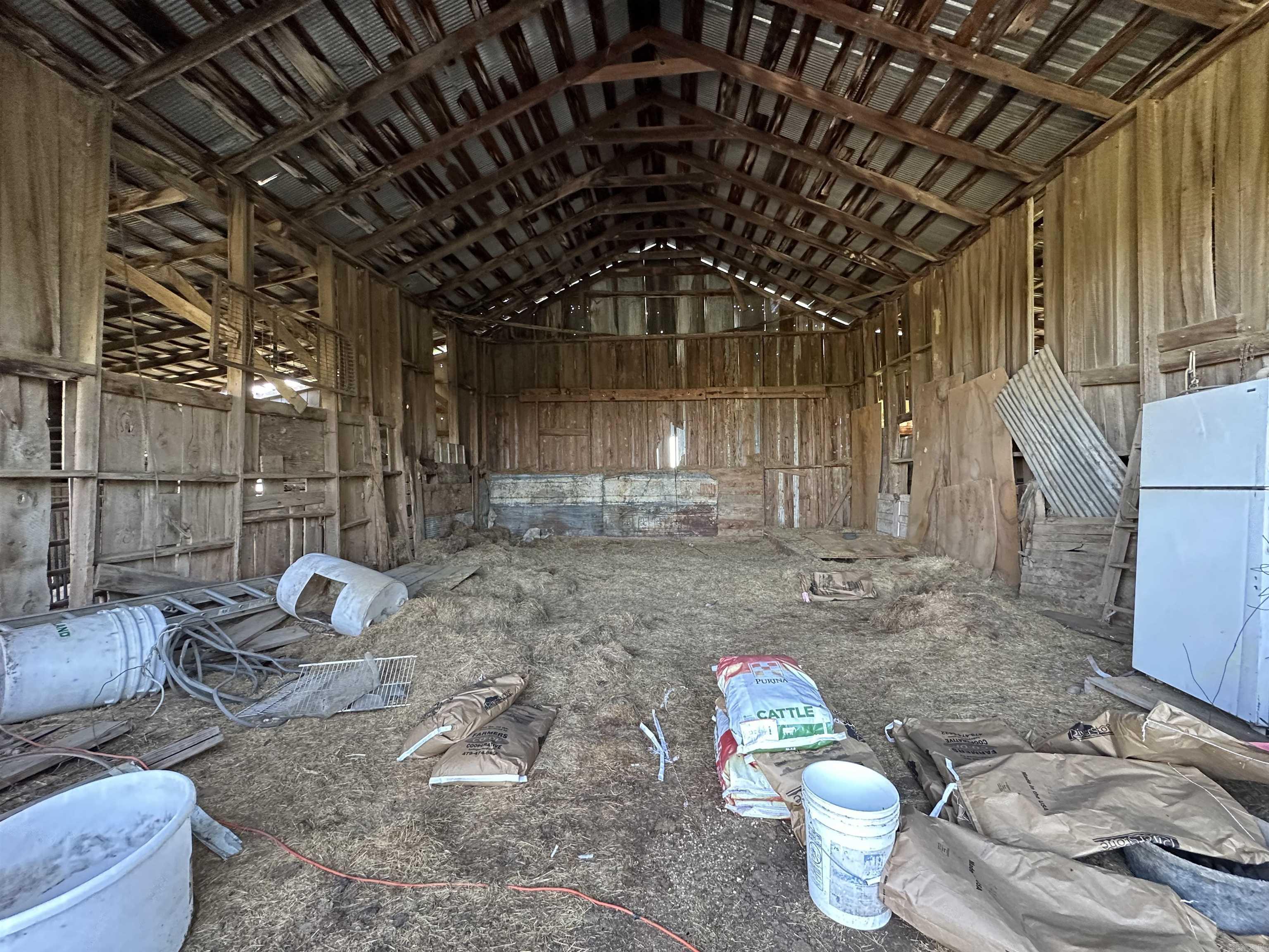 647 N Sixhalf Mile  Paris, AR