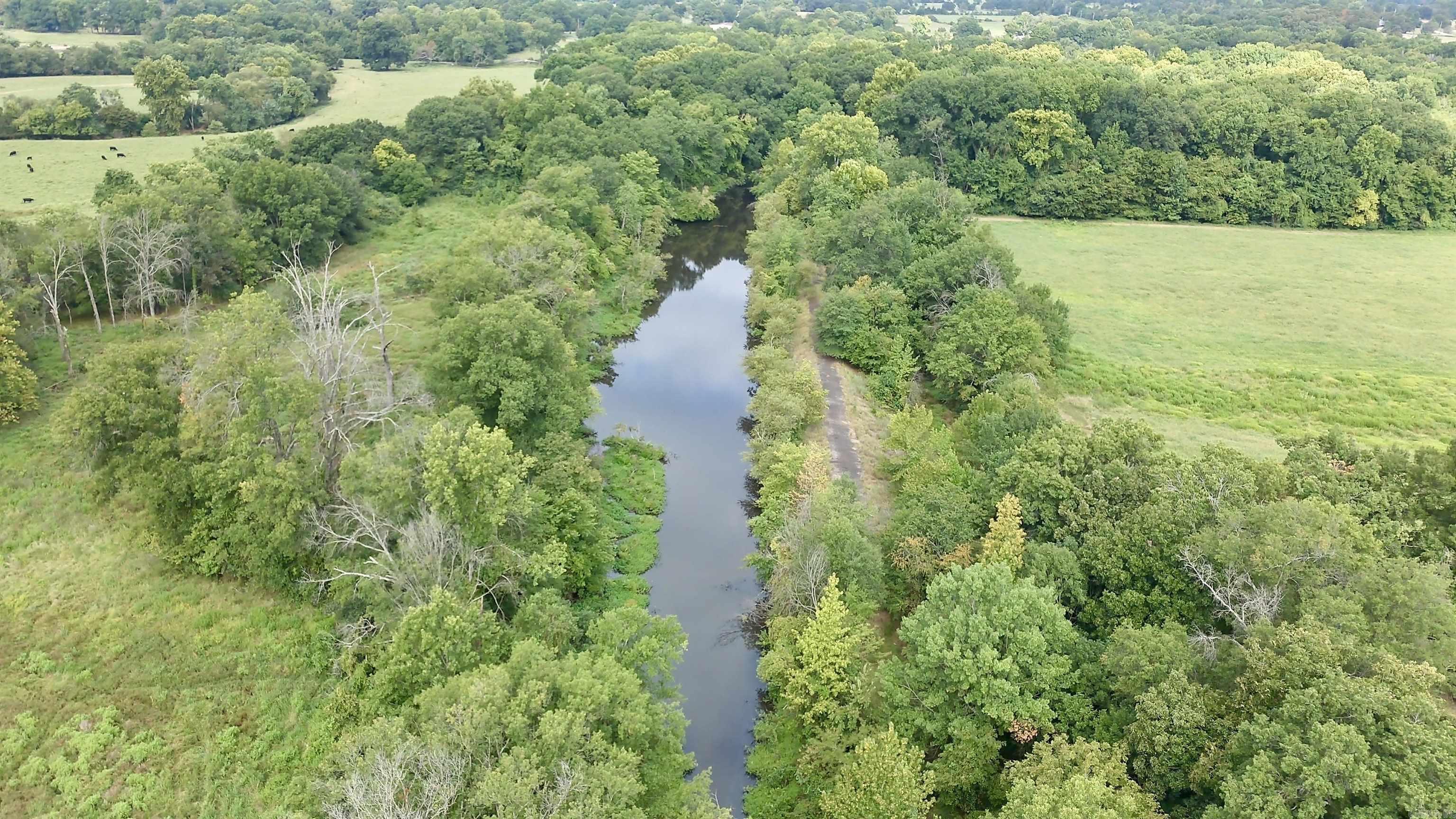 647 N Sixhalf Mile  Paris, AR