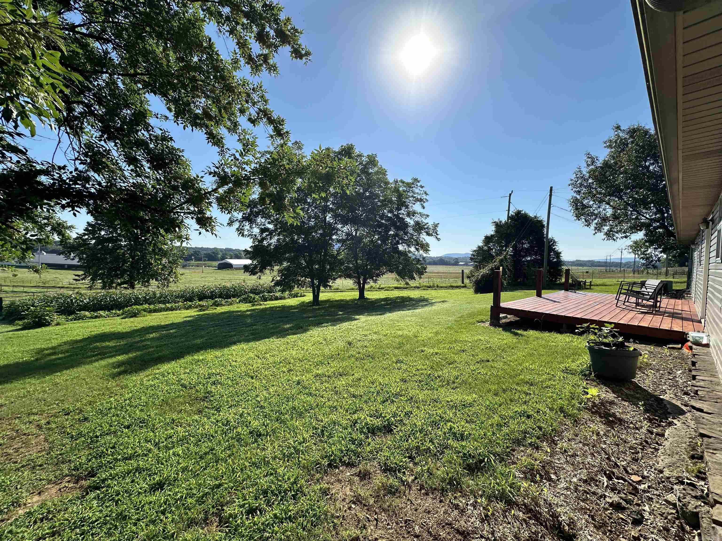647 N Sixhalf Mile  Paris, AR