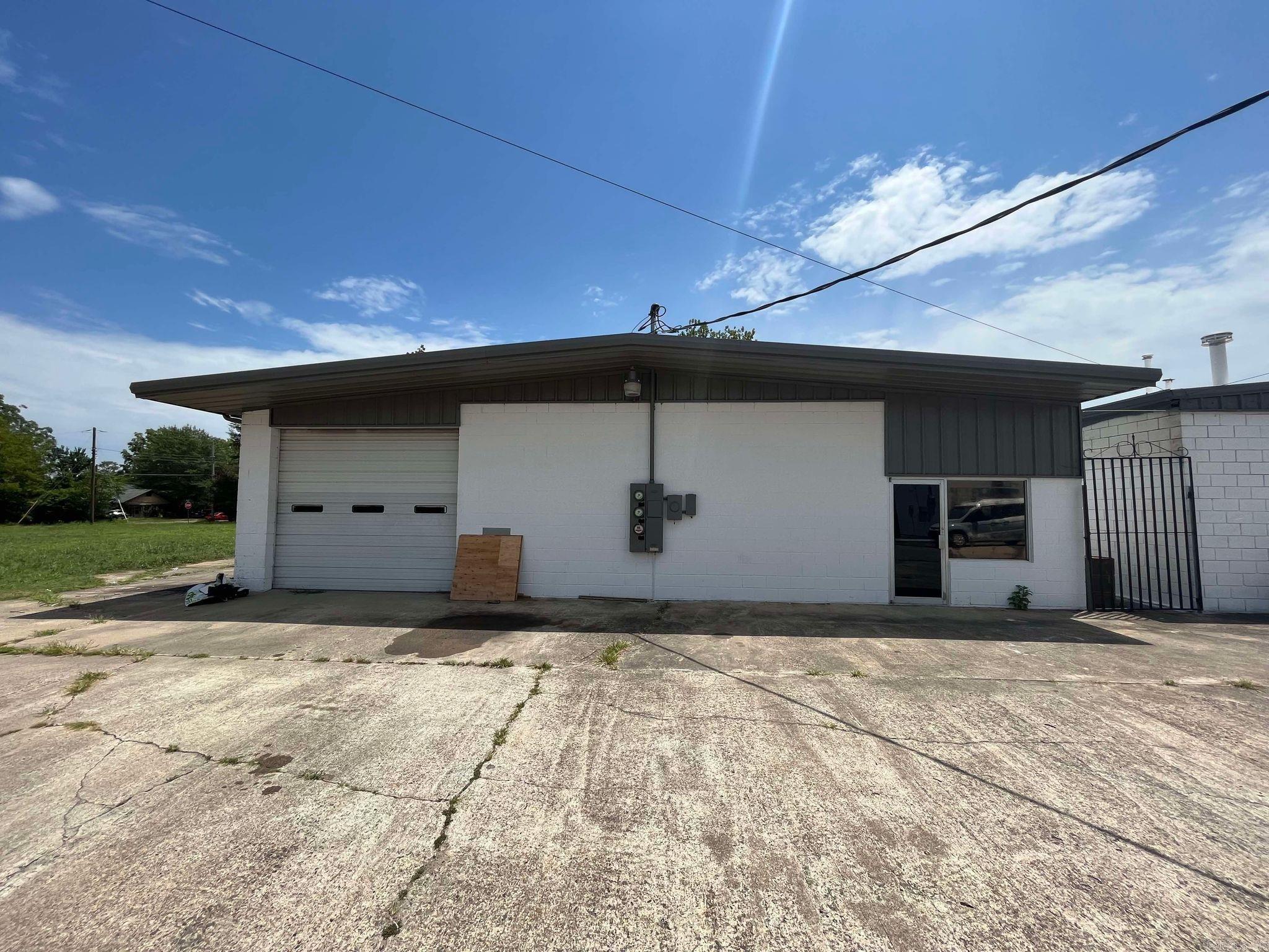 207 B  Martin  Mena, AR