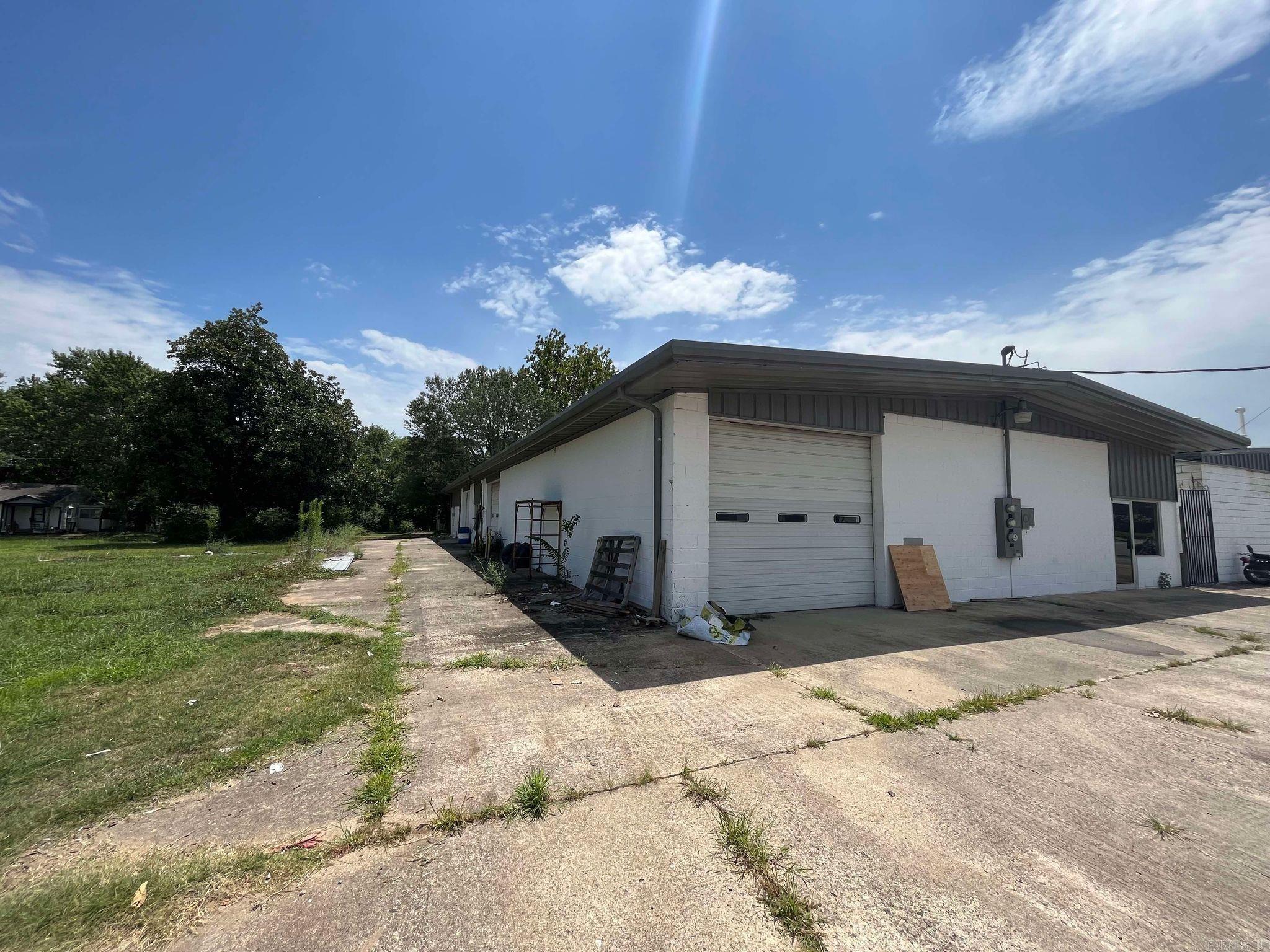 207 B  Martin  Mena, AR