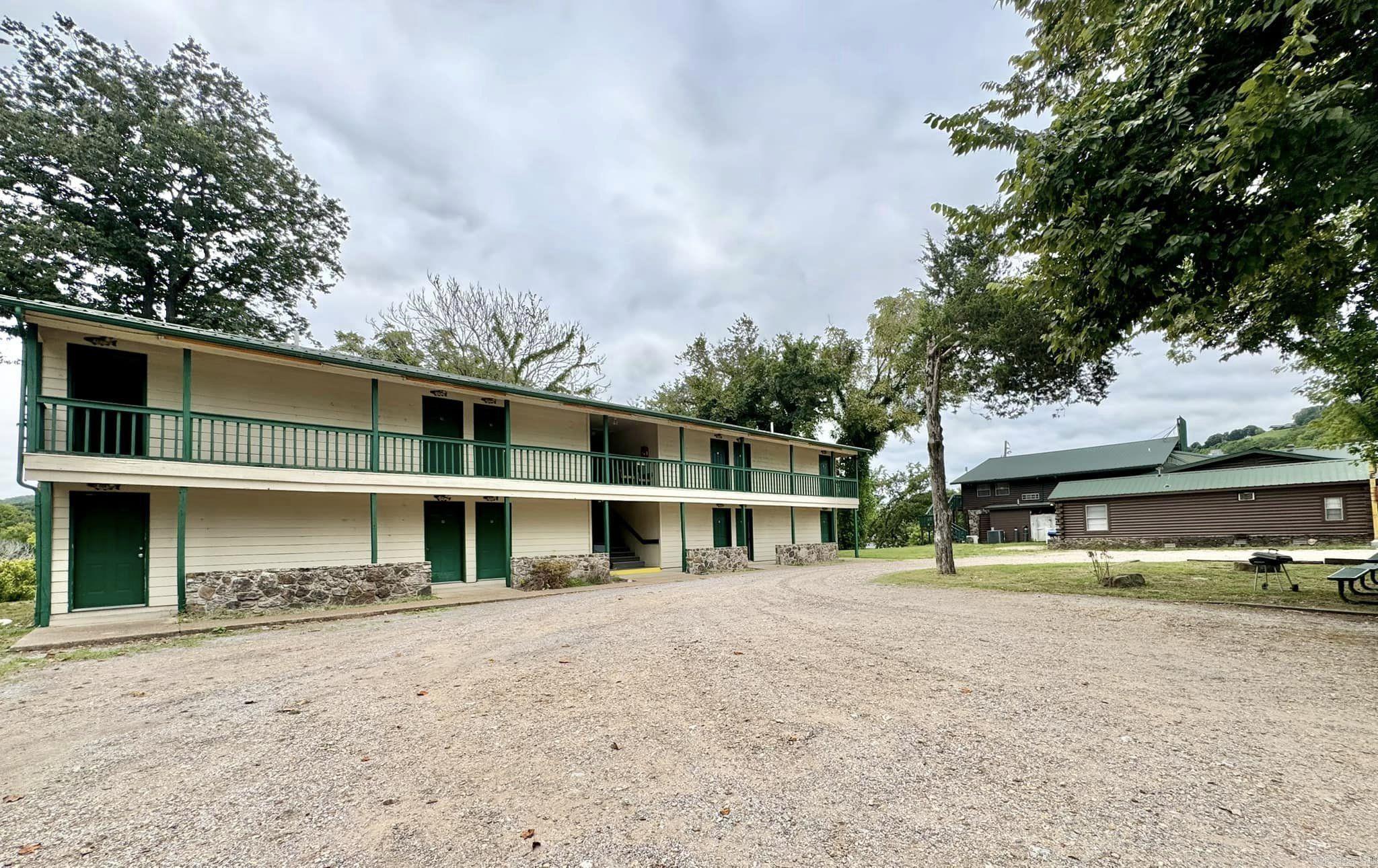 23080 N Hwy 5  Mountain View, AR