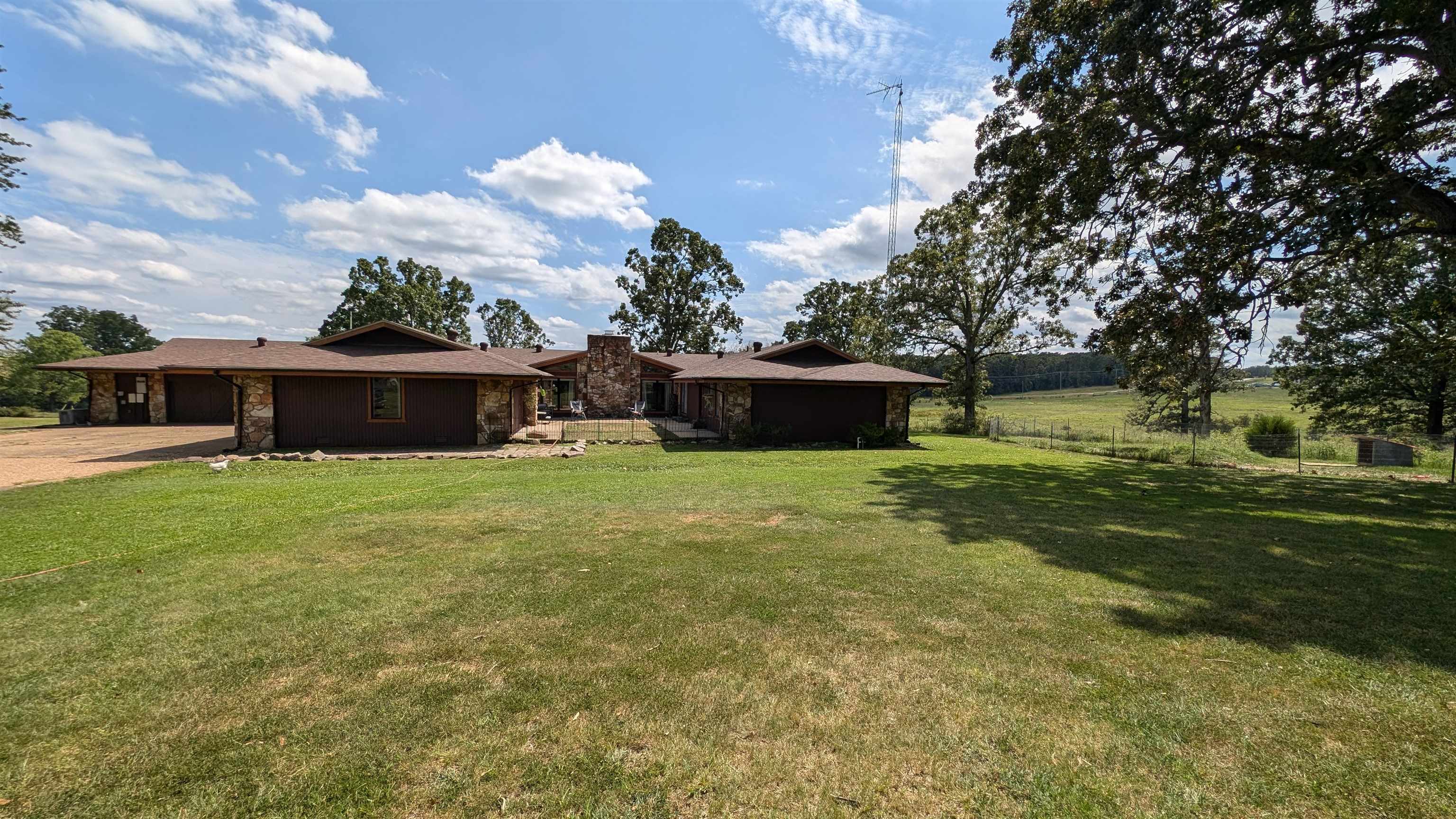 5146 N 9  Salem, AR