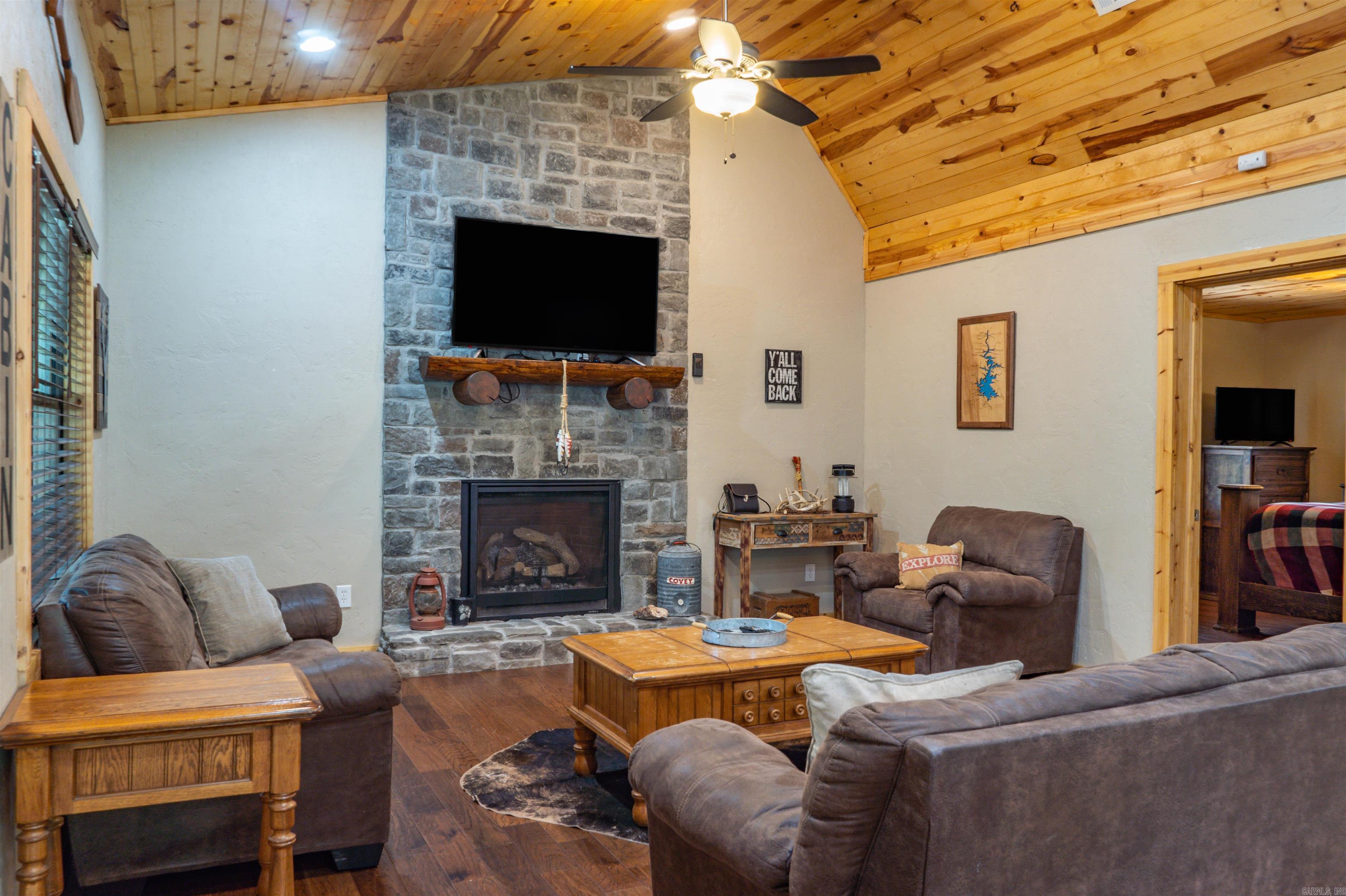 172  Cedar Creek  Hochatown, OK