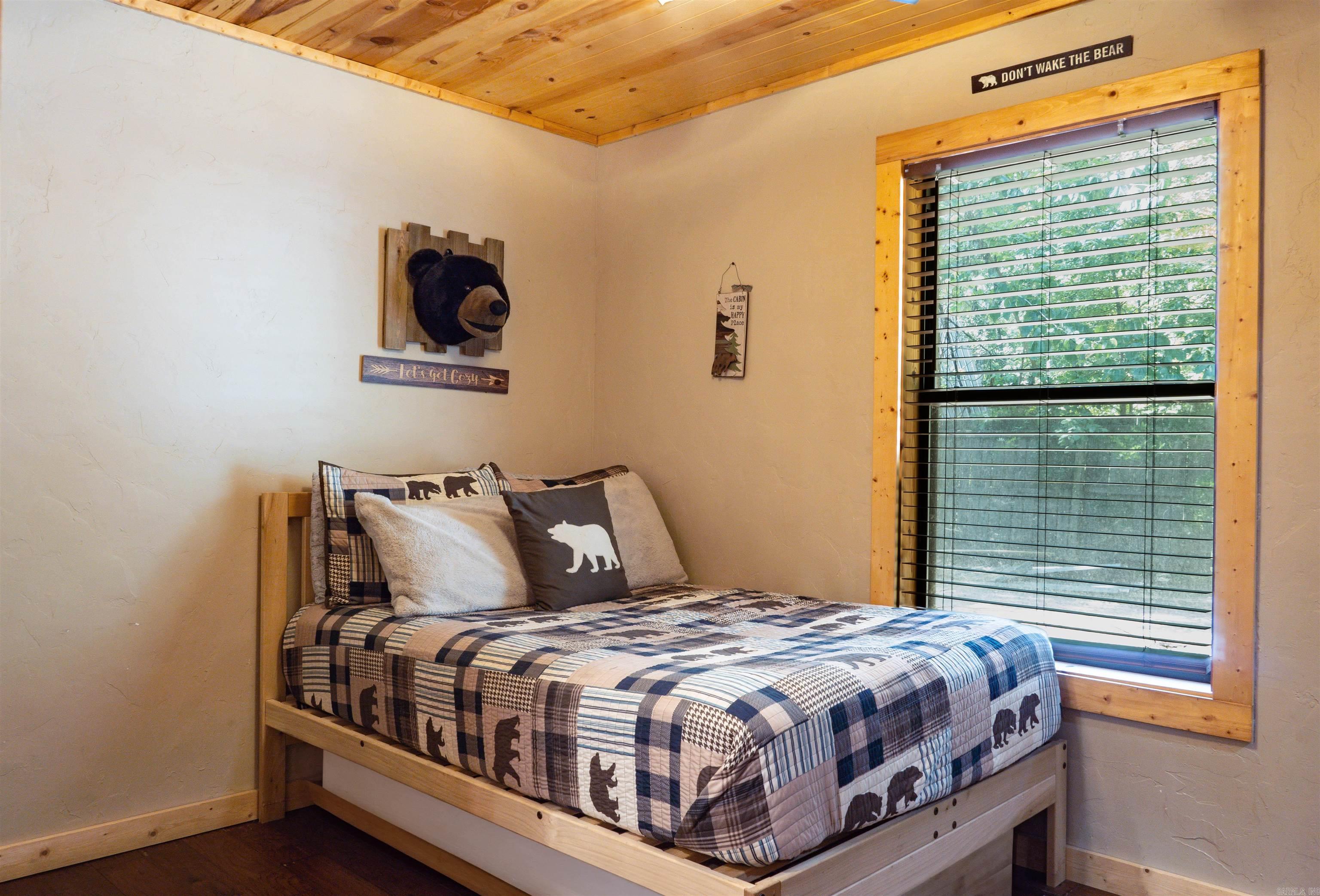 172  Cedar Creek  Hochatown, OK