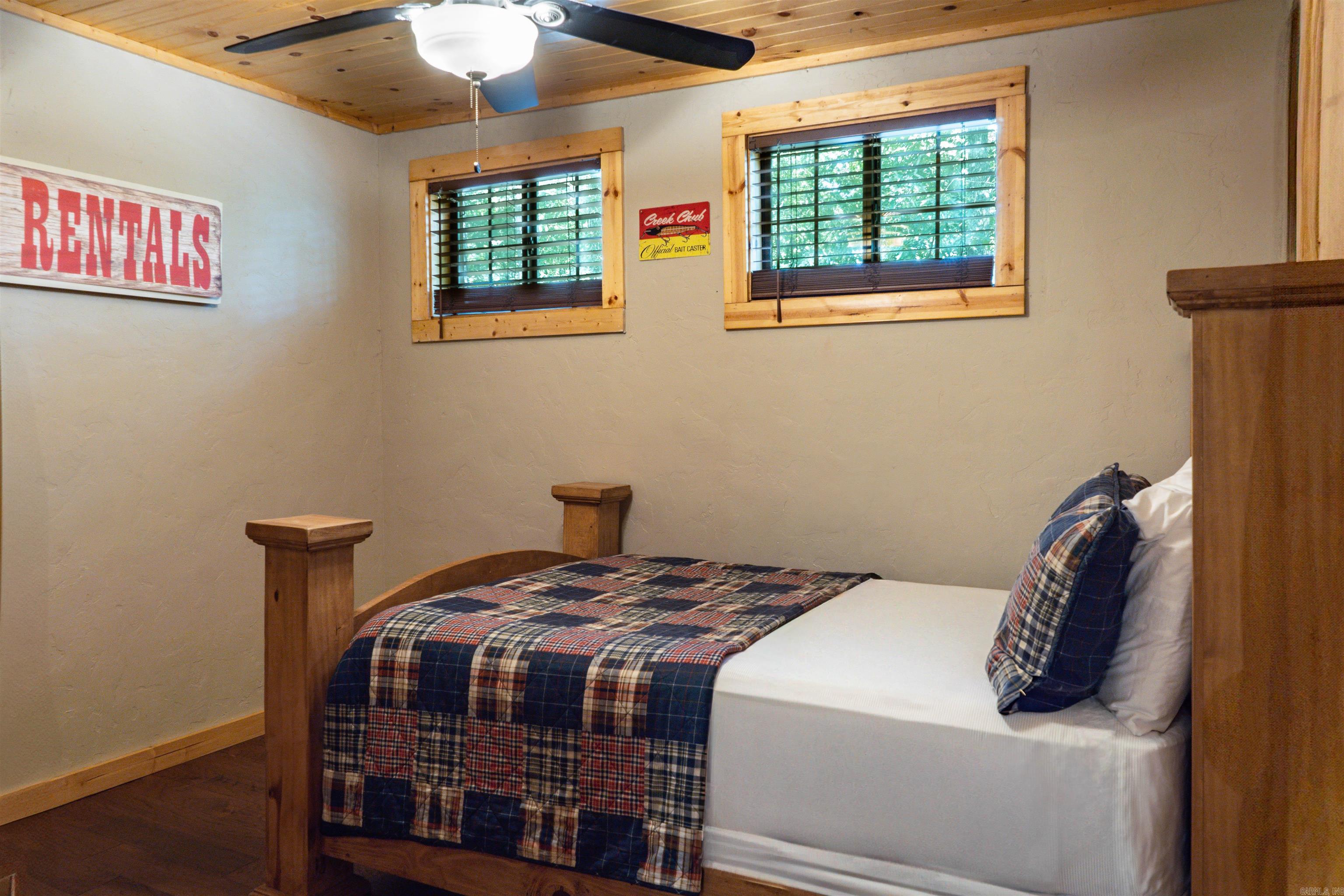 172  Cedar Creek  Hochatown, OK