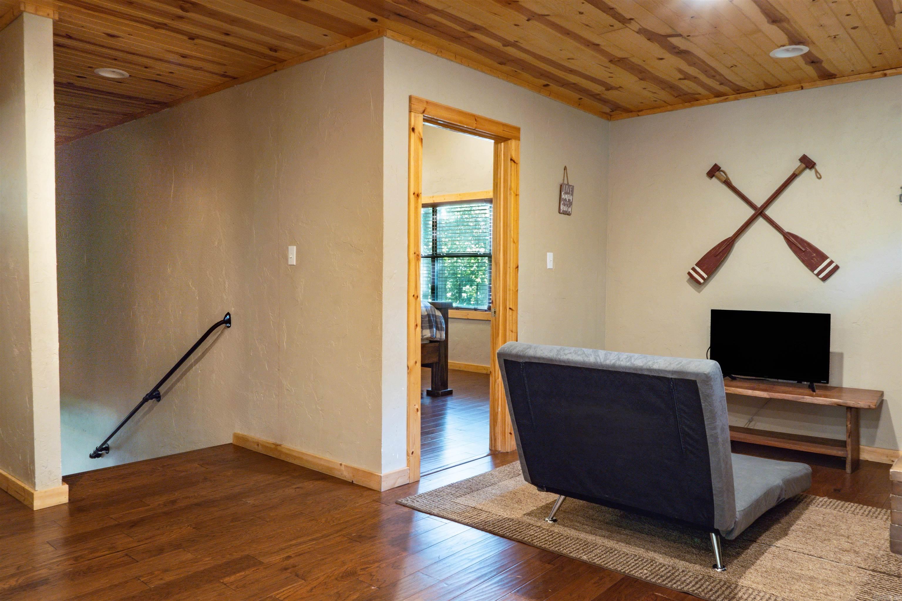 172  Cedar Creek  Hochatown, OK
