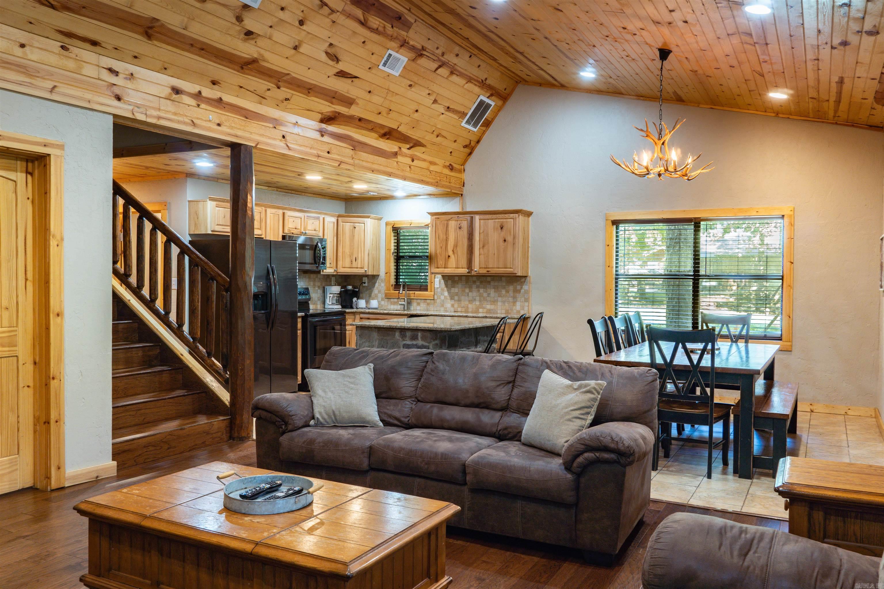 172  Cedar Creek  Hochatown, OK