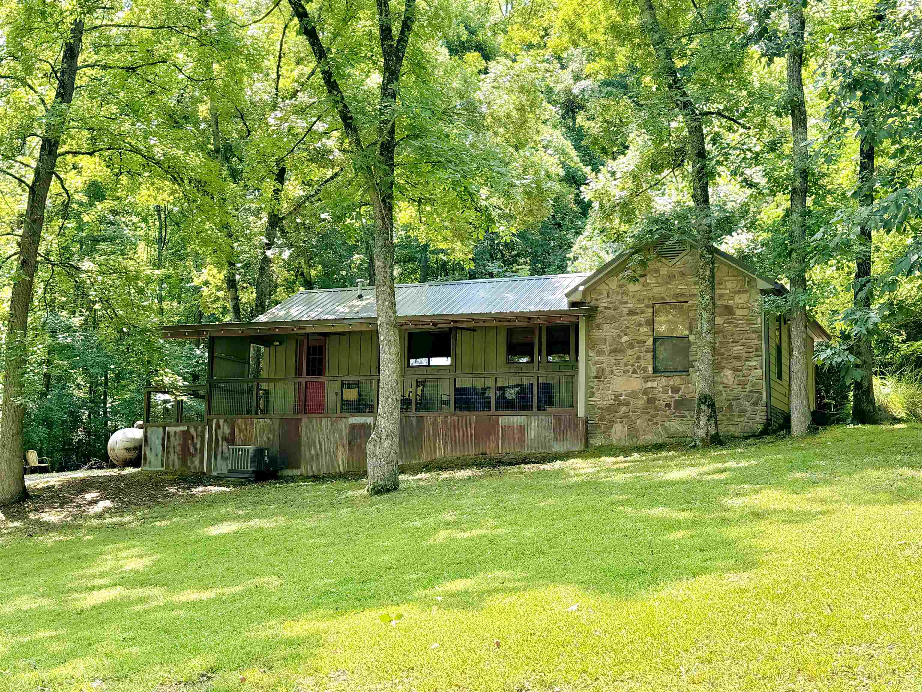 966  Pinewood Lane  Mountain View, AR