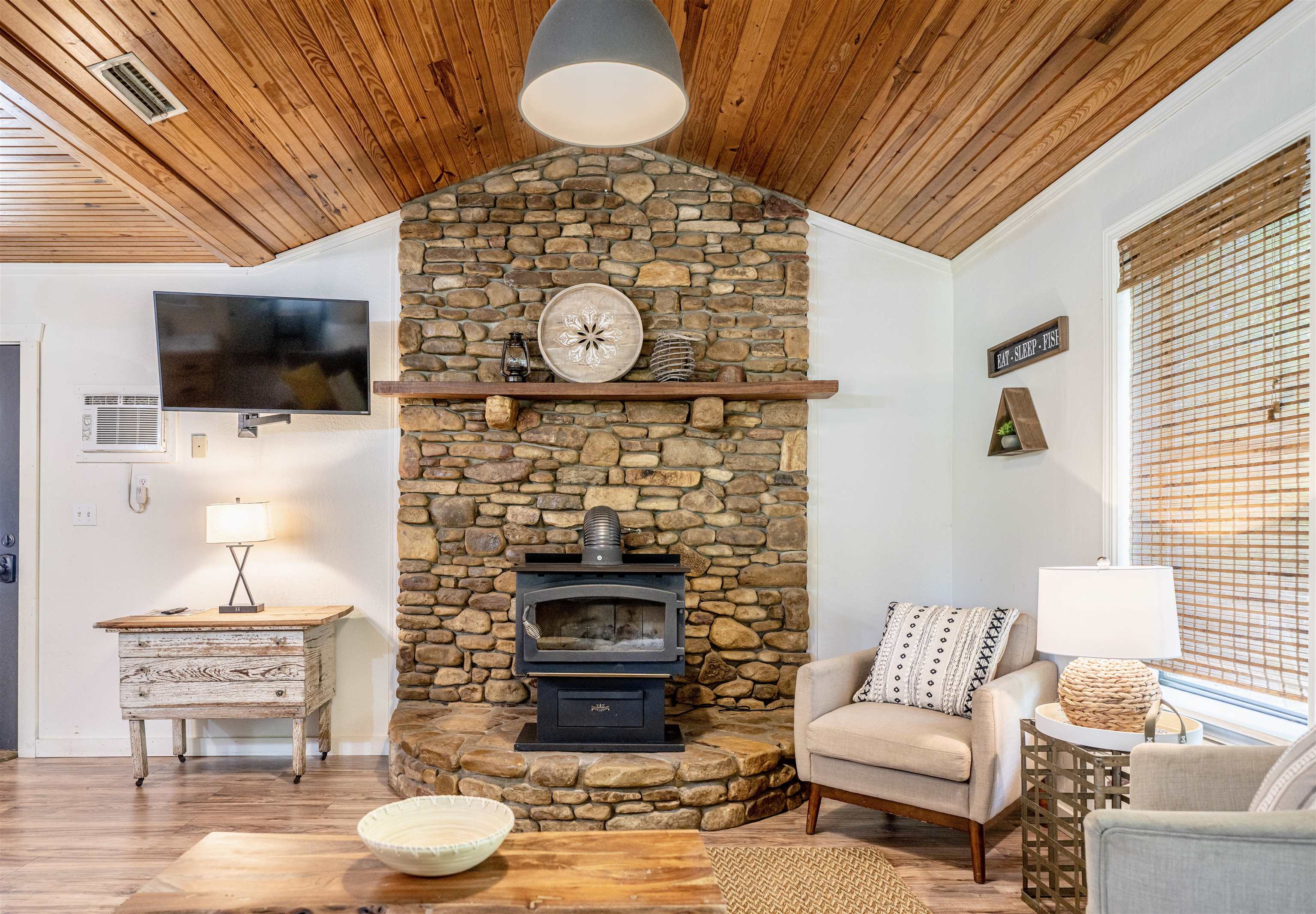 966  Pinewood Lane  Mountain View, AR