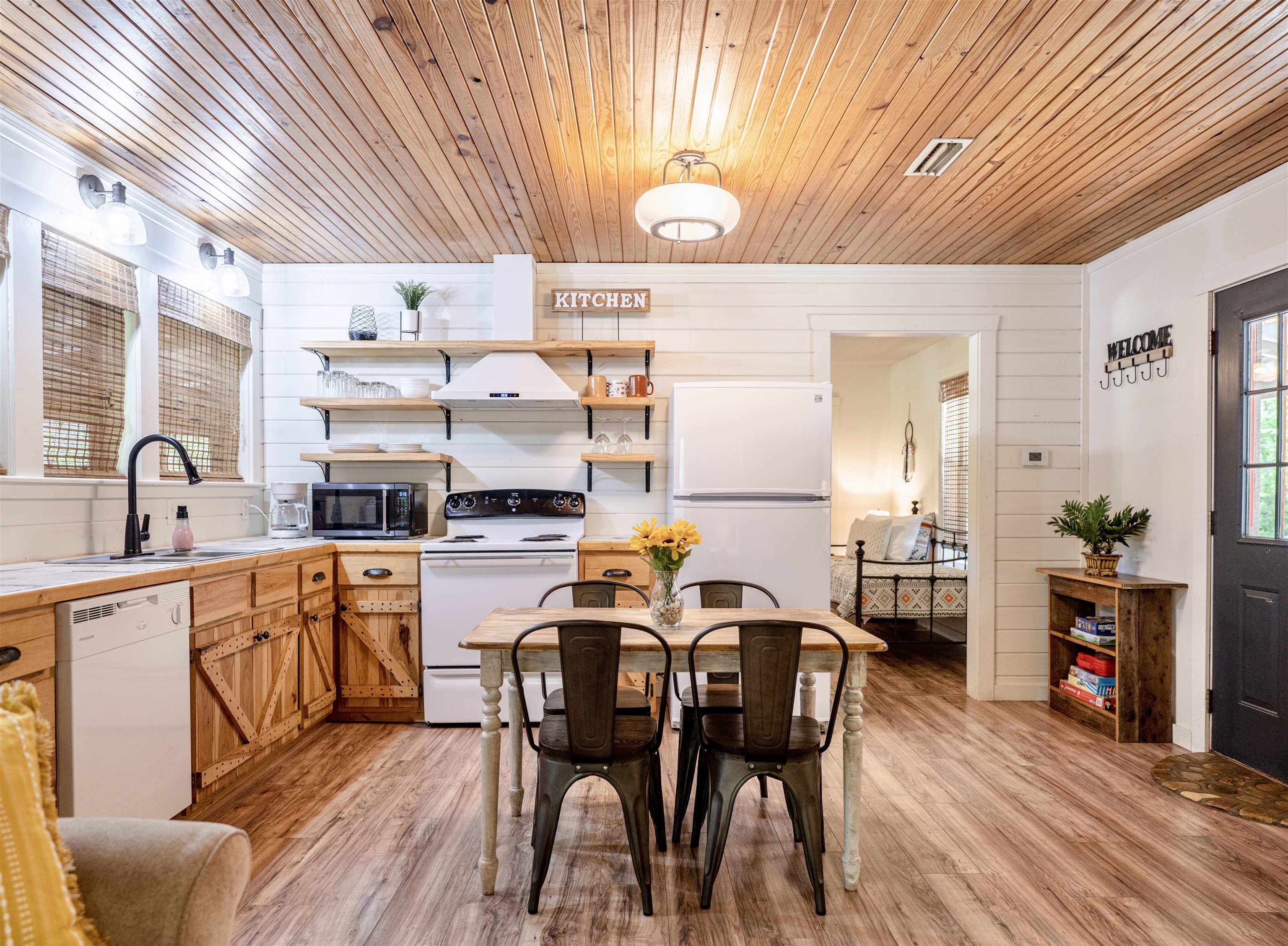 966  Pinewood Lane  Mountain View, AR