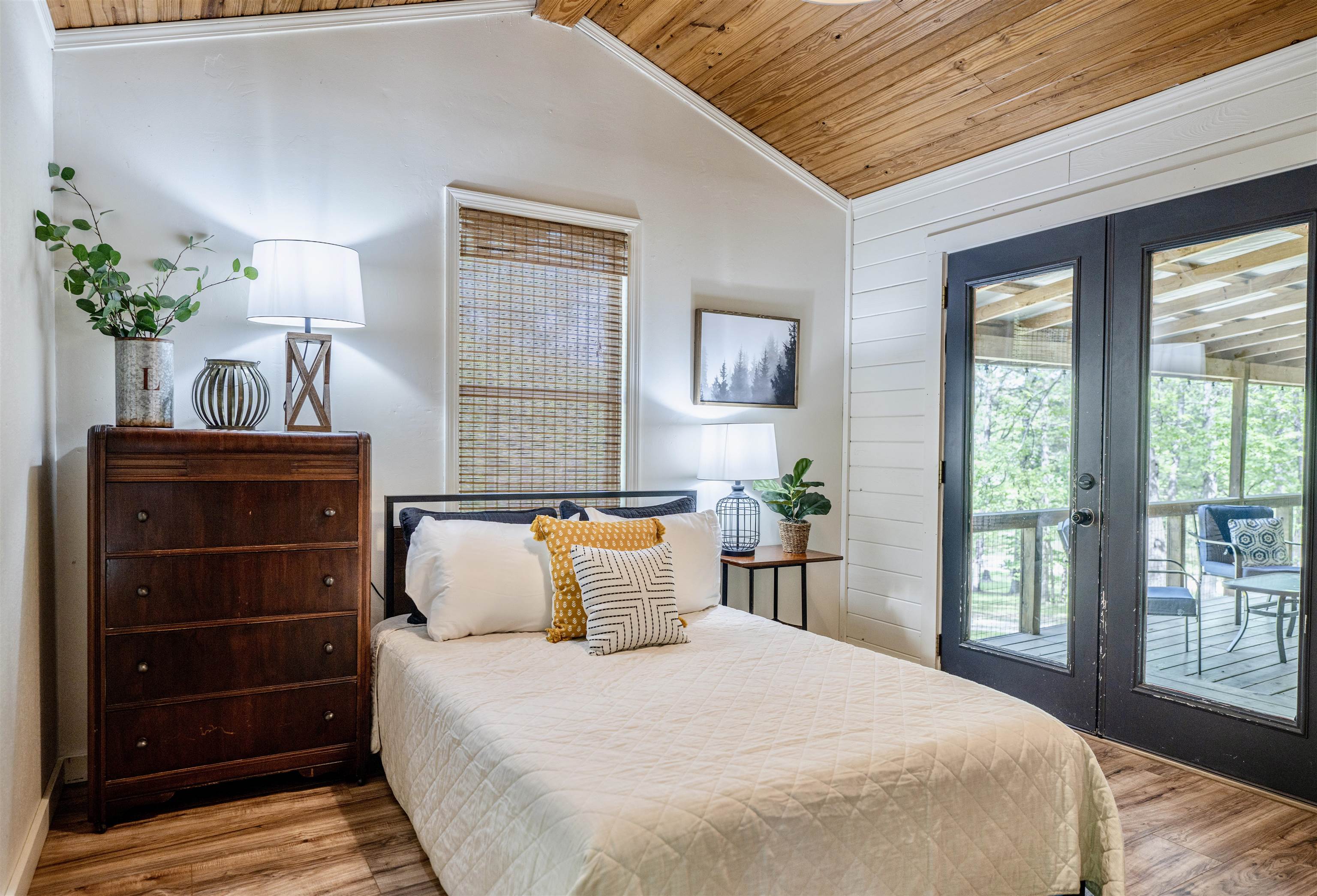 966  Pinewood Lane  Mountain View, AR