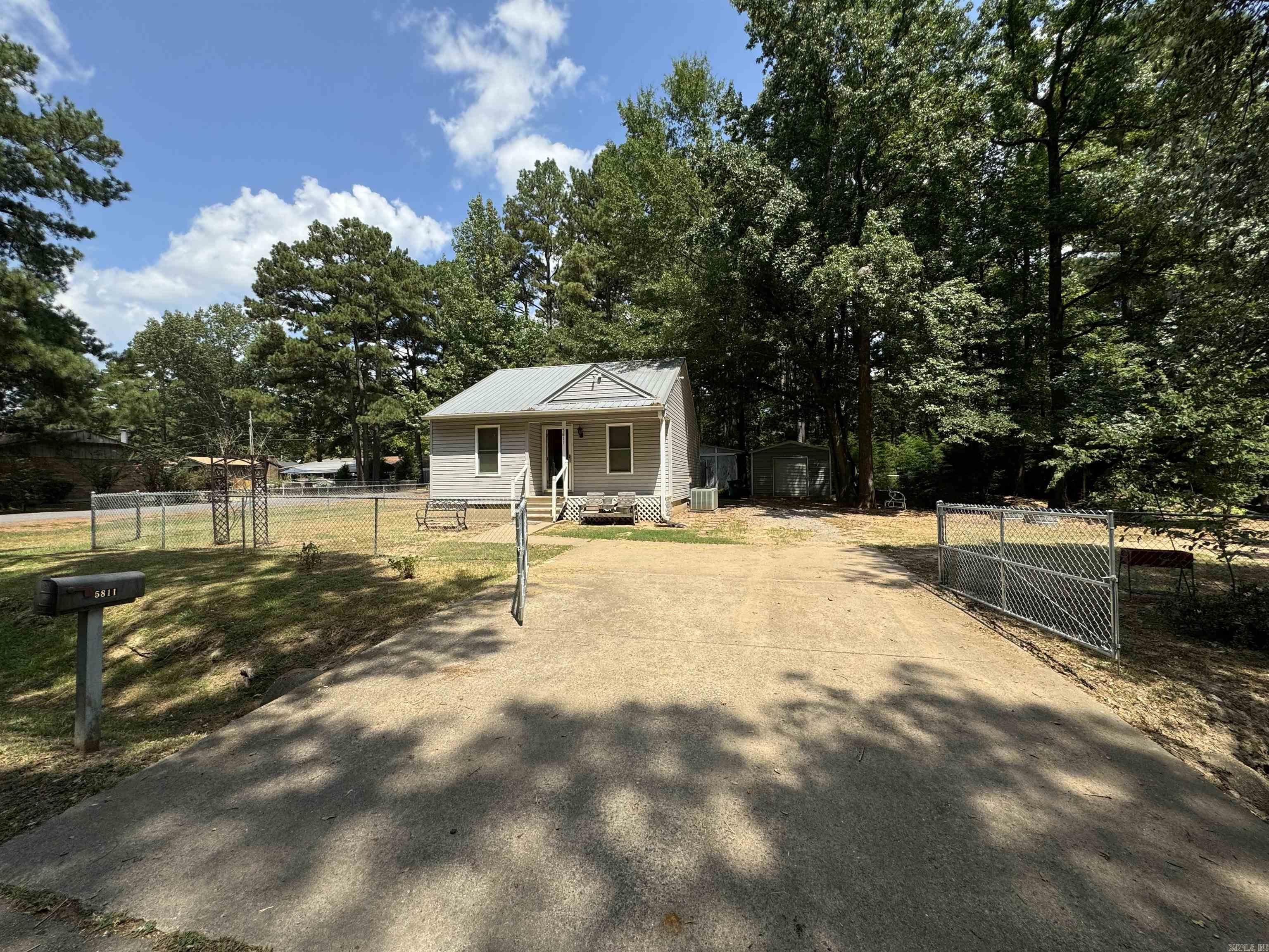 5811 W Jones St.  Pine Bluff, AR