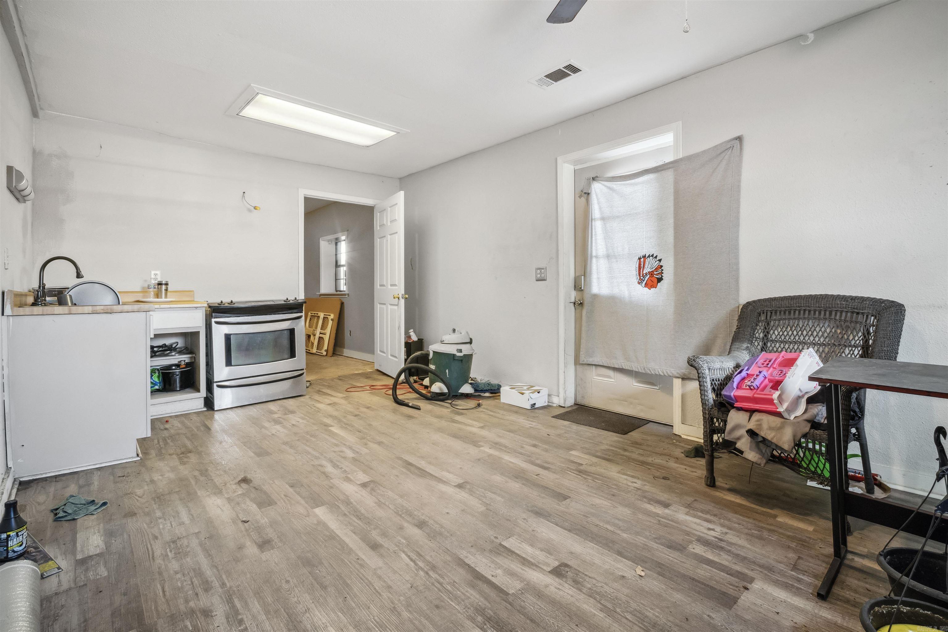 821 E Main  Clarksville, AR
